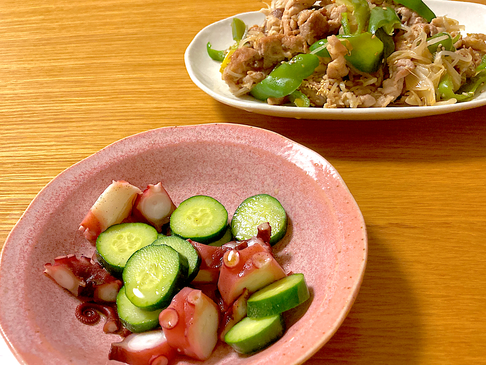 肉野菜炒めとタコと胡瓜のオリーブオイル和え(^｡^)