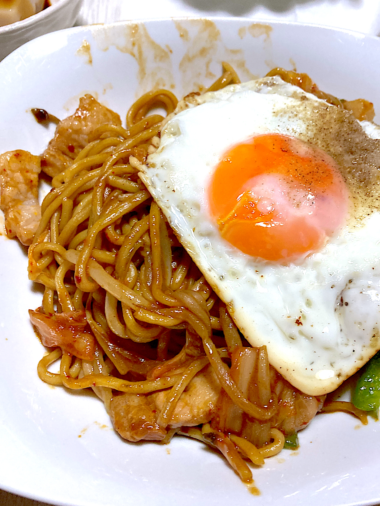 残り野菜とキムチ豚バラ焼きそば、胡麻豆腐