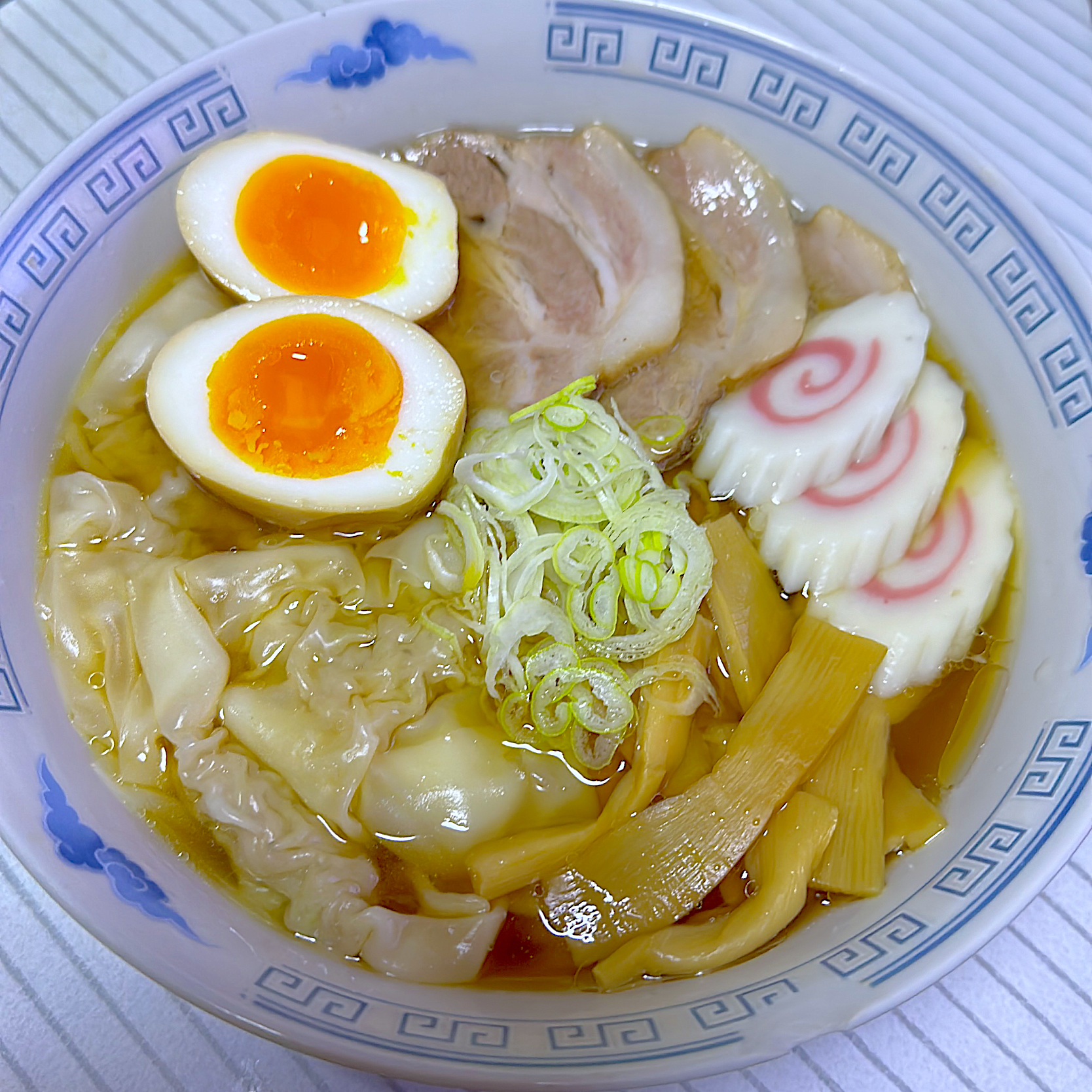 チャーシューワンタン麺