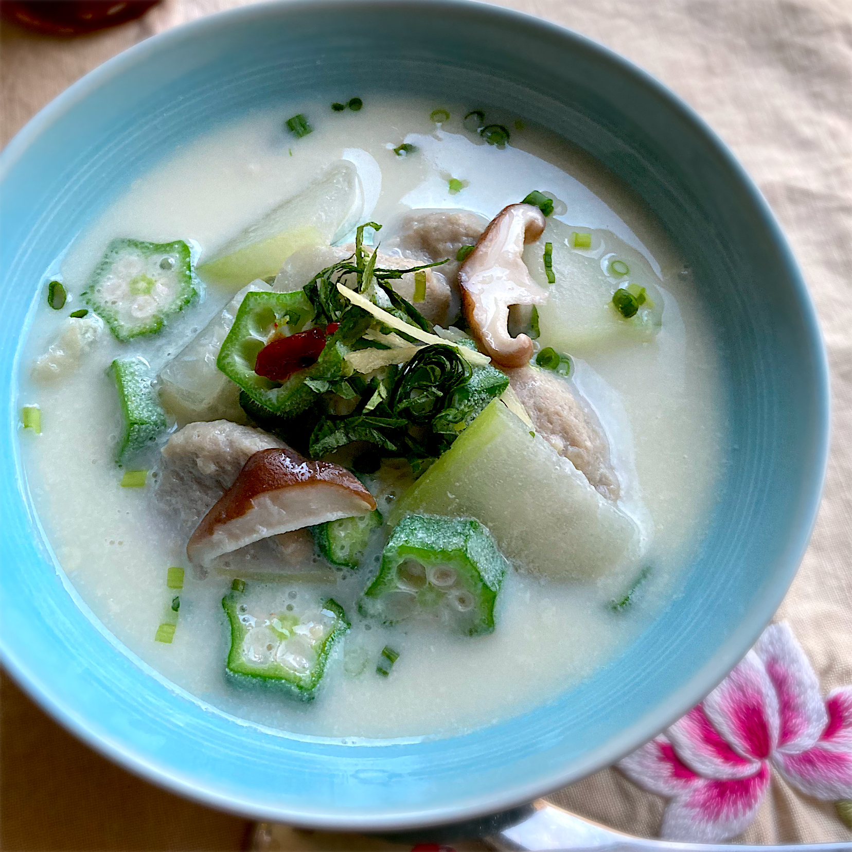 冬瓜と鰯団子の豆乳スープ