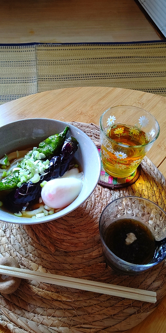 あげ野菜入り温玉うどん