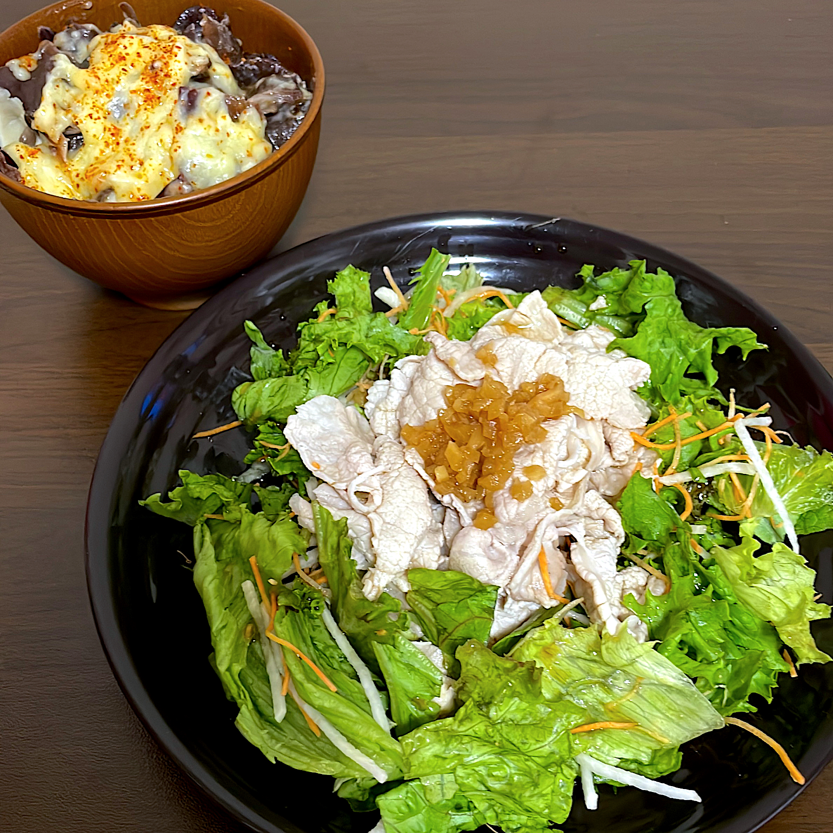 豚しゃぶサラダ🥗白舞茸とキクラゲのチーズ蒸し🧀