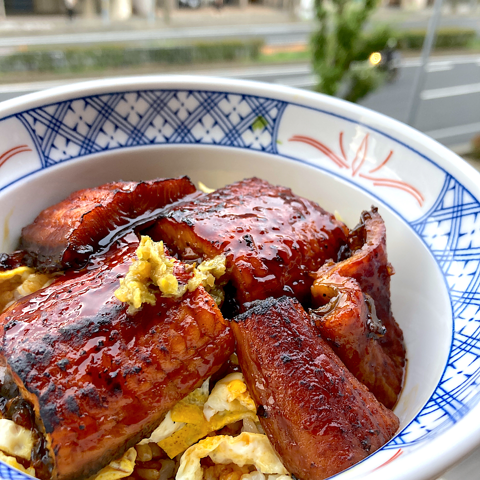 今年初の鰻を丼に