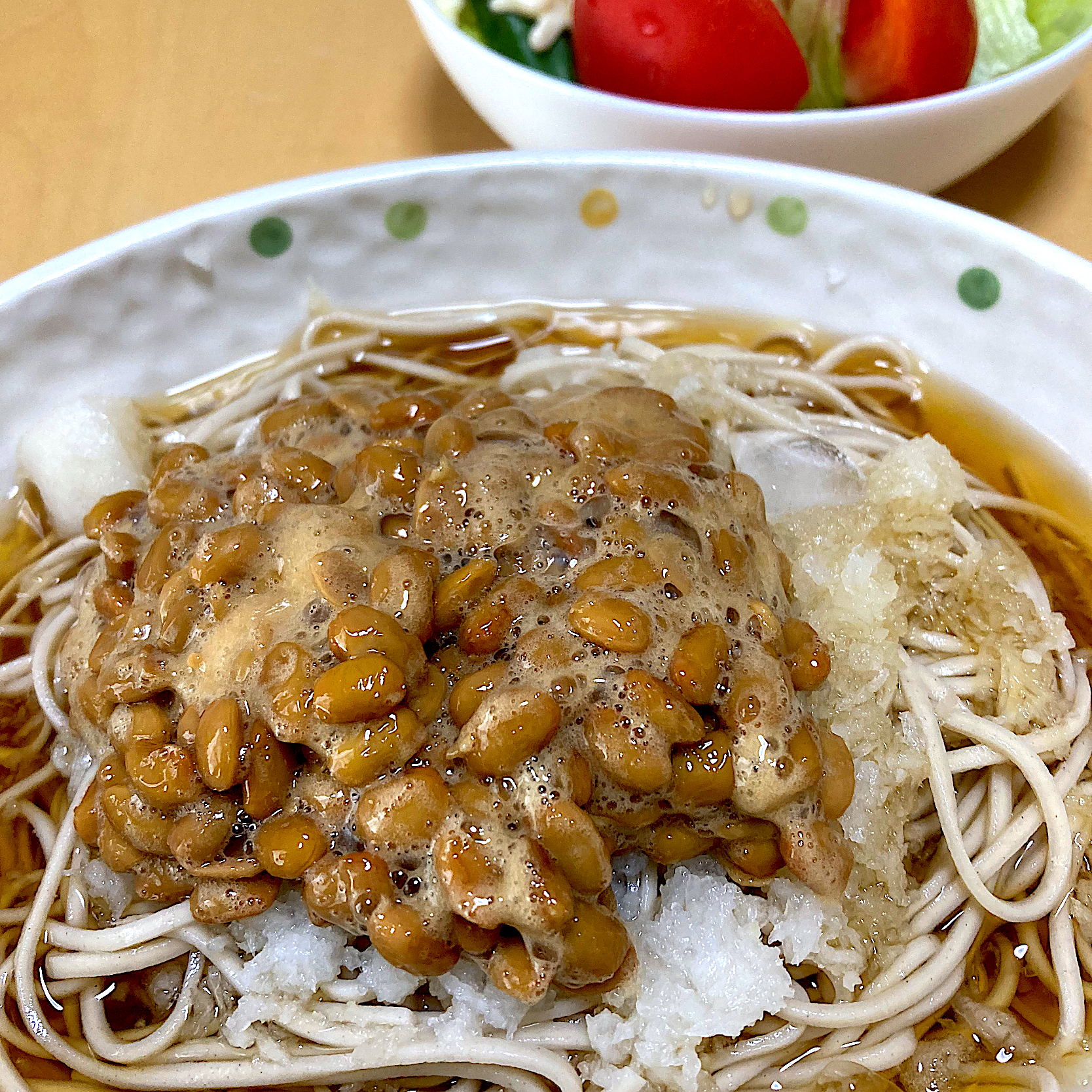 在宅勤務中の男達(納豆辛子大根蕎麦)