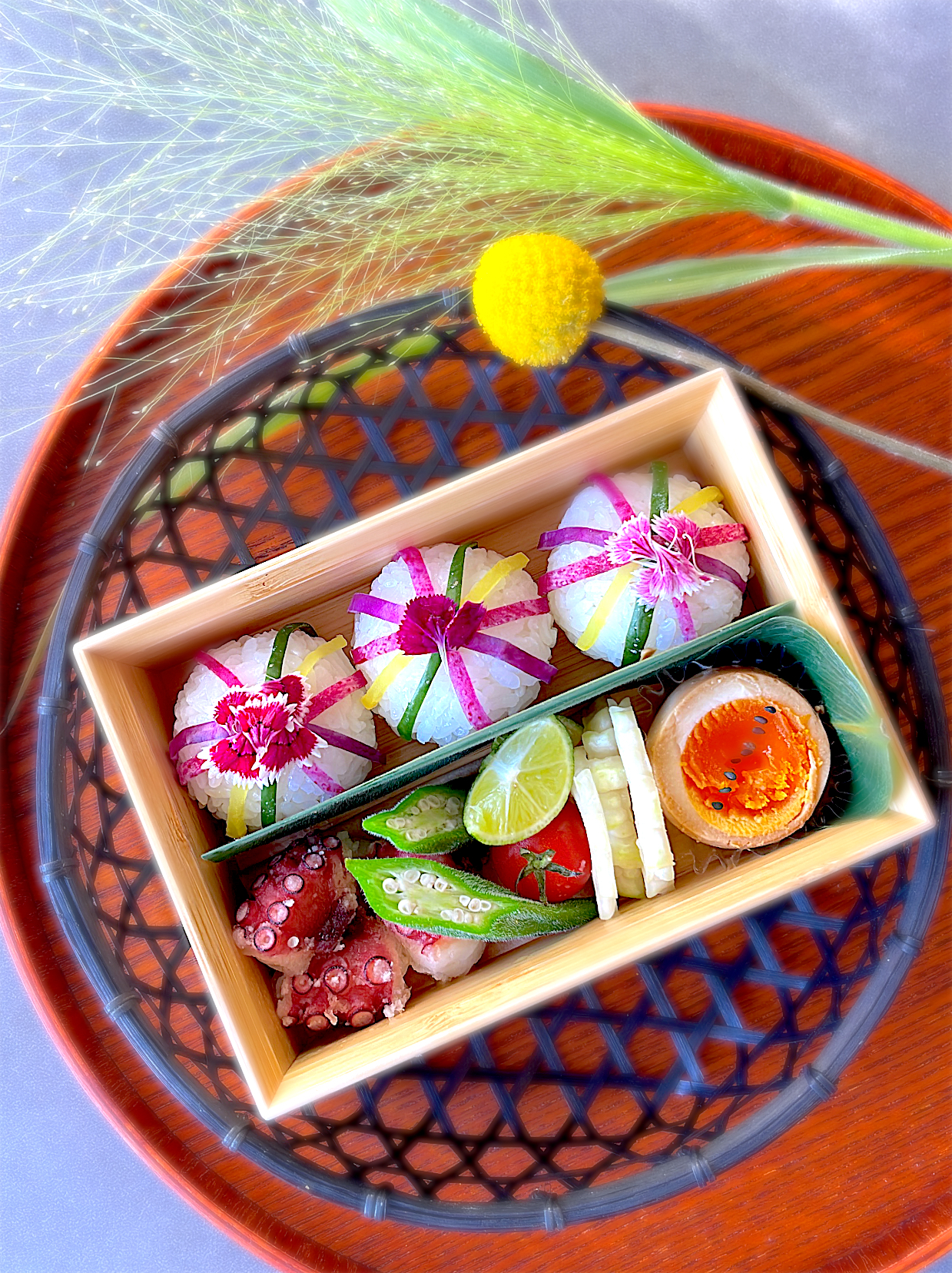 手毬フラワーボールおにぎり弁当🌸