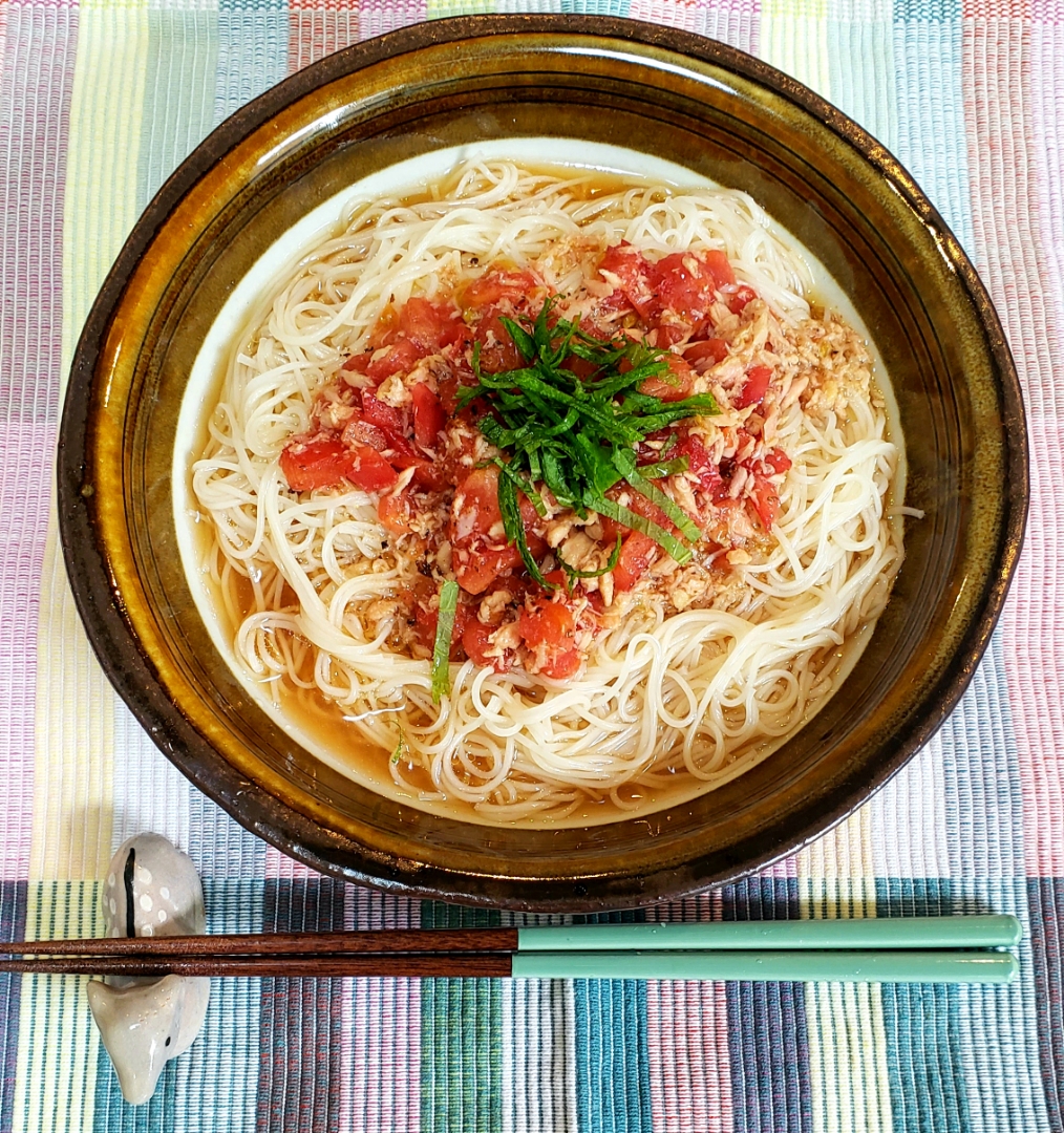 ひとり暮らしの昼ごはん
トマトツナそうめん