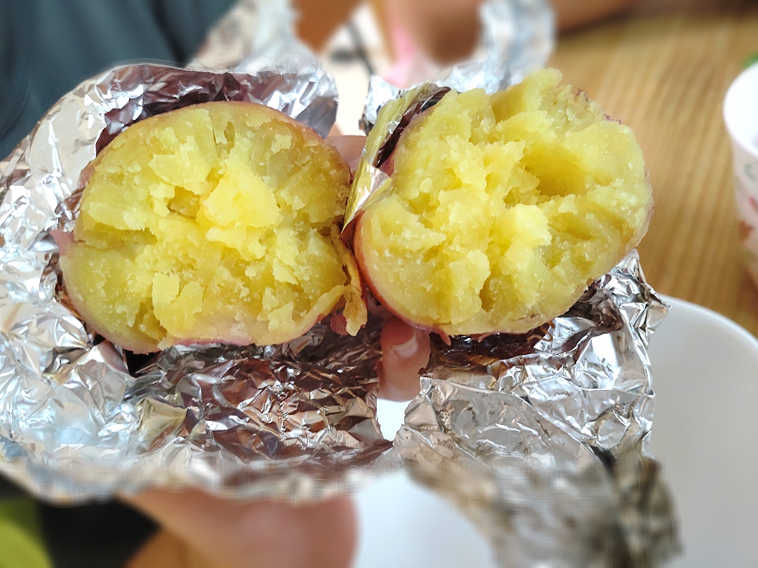 お庭の畑で夫が育てたさつま芋👍焼き芋