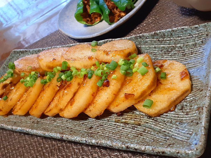 長芋のバター醤油🎶

にゃんぺこちゃんの
　ザクザクスナッキー🌿