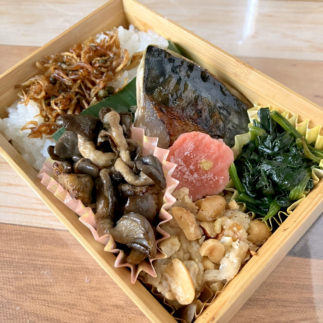 焼き鯖弁当