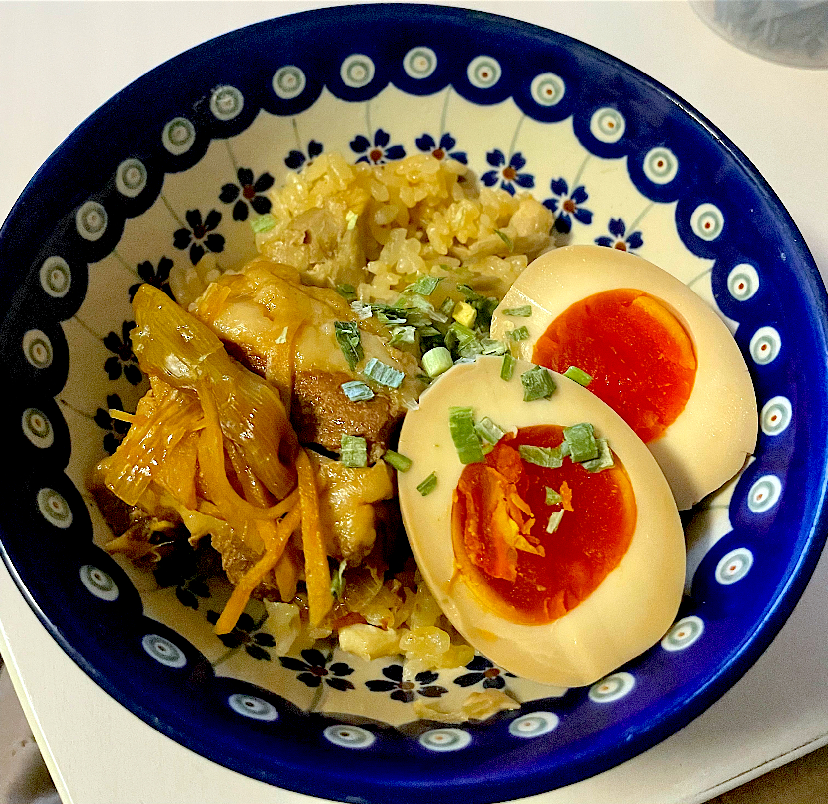鶏五目炊き込みご飯🍚角煮&煮卵のせ