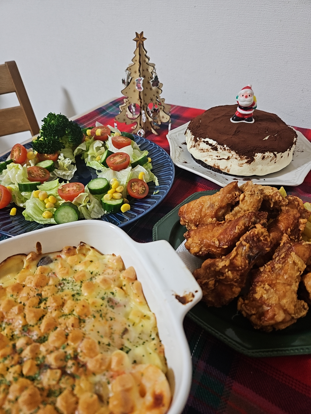 ☆クリスマス☆海老ドリア、唐揚げ、プライドポテト、サラダ、ティラミス