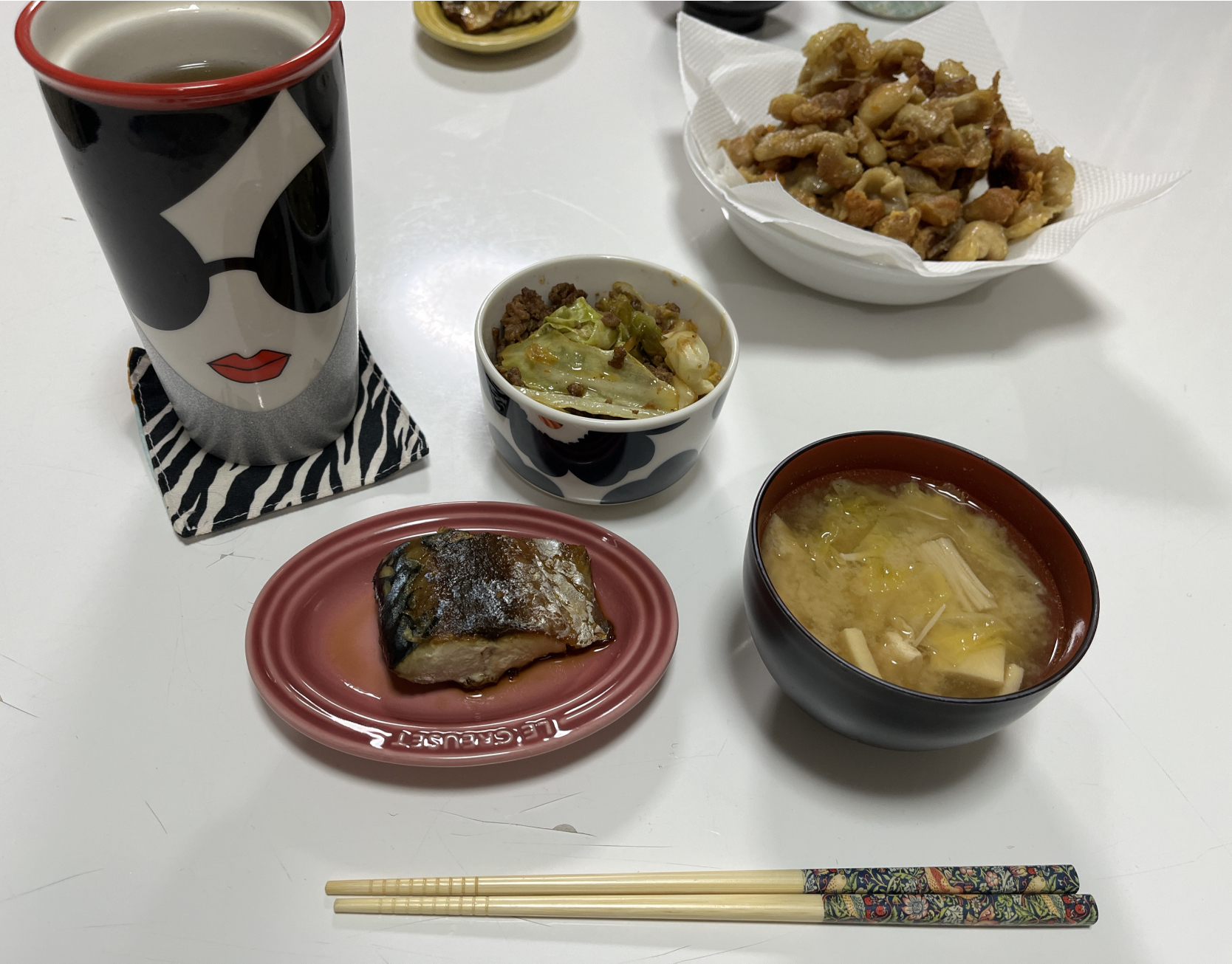 晩御飯☆焼き鯖☆肉みそキャベツ☆ぼんじりと鶏皮の塩焼き☆みそ汁（白菜・えのき・高野豆腐・揚げ）