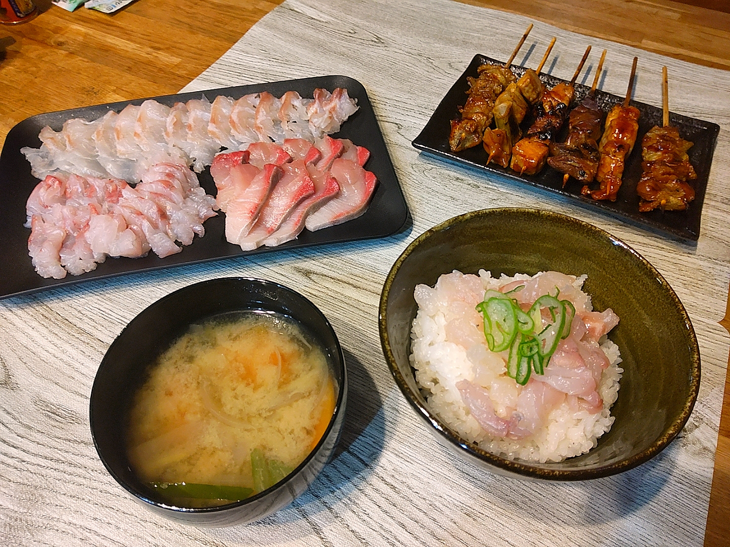 お刺身定食焼き鳥つき