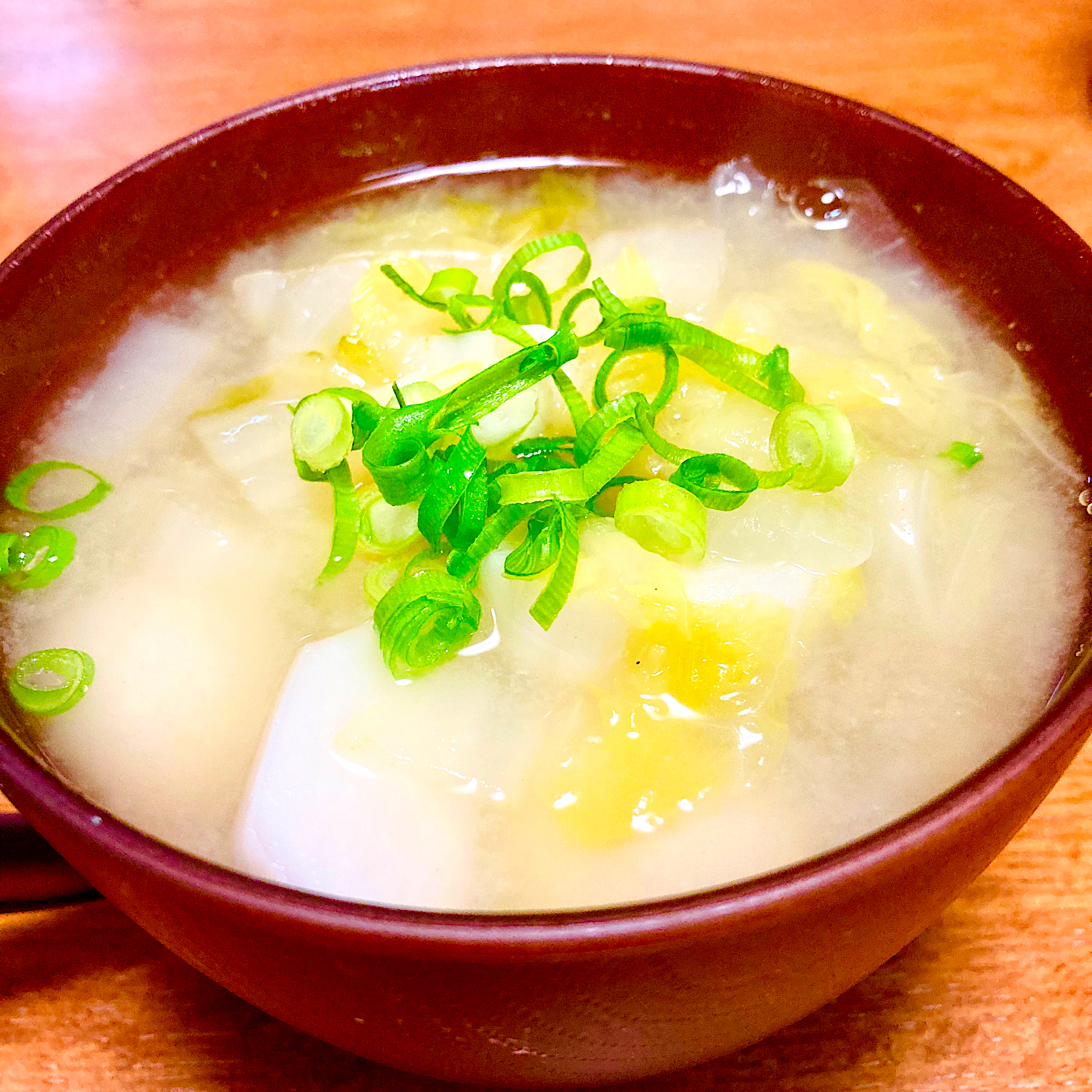 白菜と里芋の具沢山味噌汁🍀トロトロ温まる！