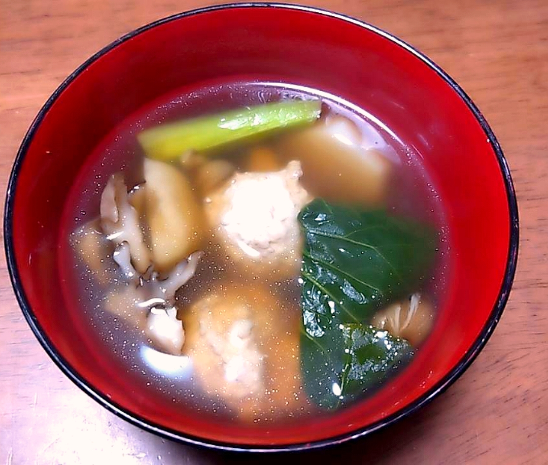里芋、鶏団子、舞茸、小松菜のスープ