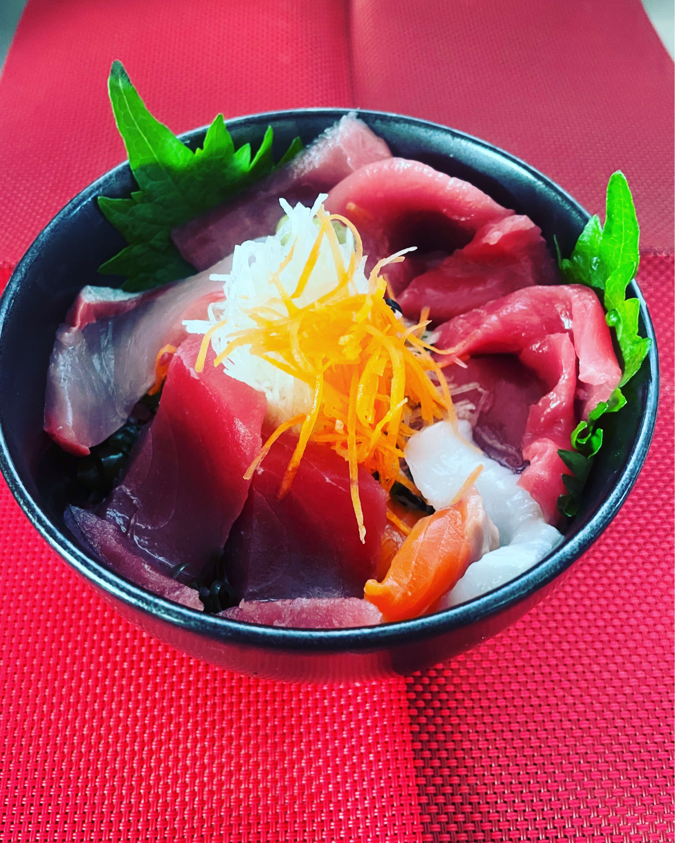 今日のお昼は海鮮丼