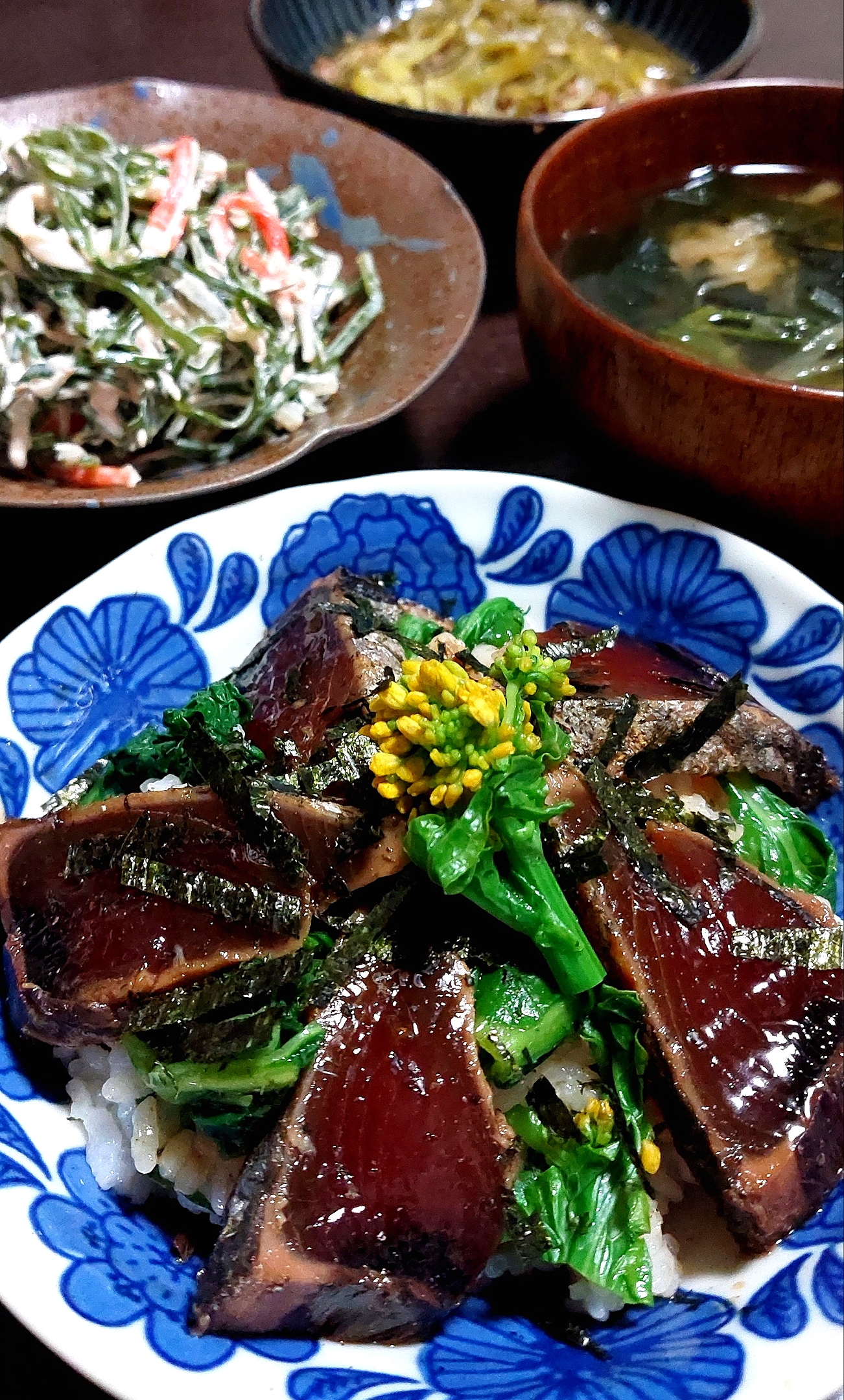 カツオのたたきと菜の花の手こね寿司