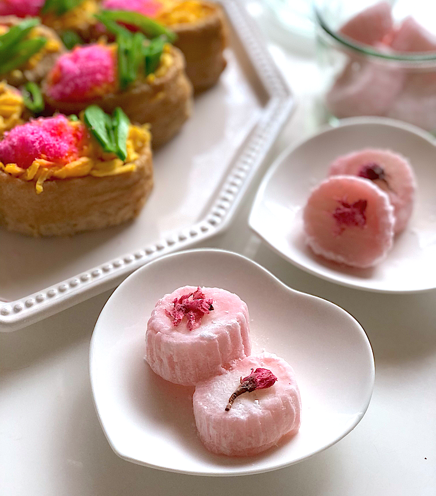 稲荷寿司と桜すあまdeひな祭りランチ🎎🌸