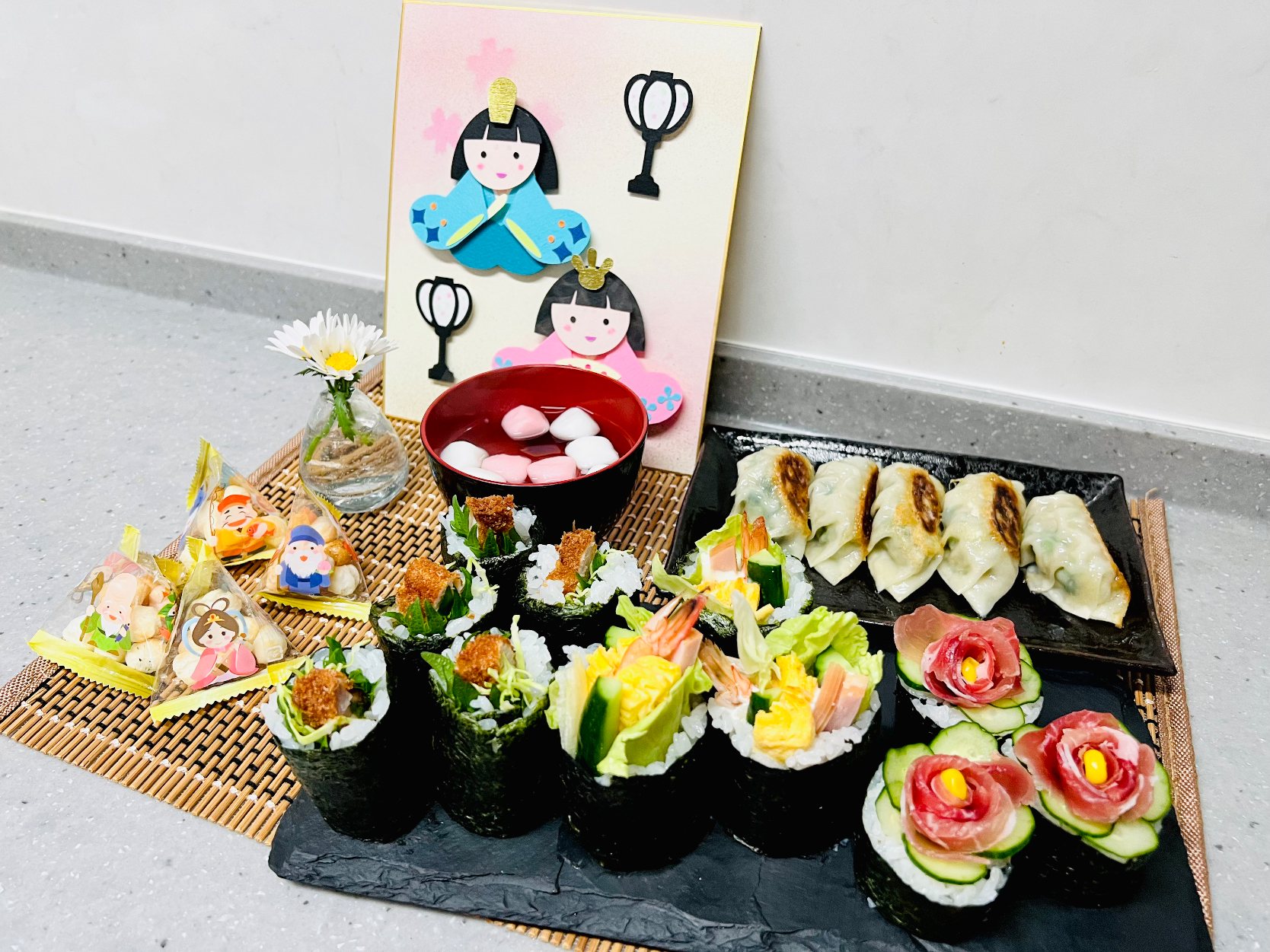 「ひな祭りプレート寿司」