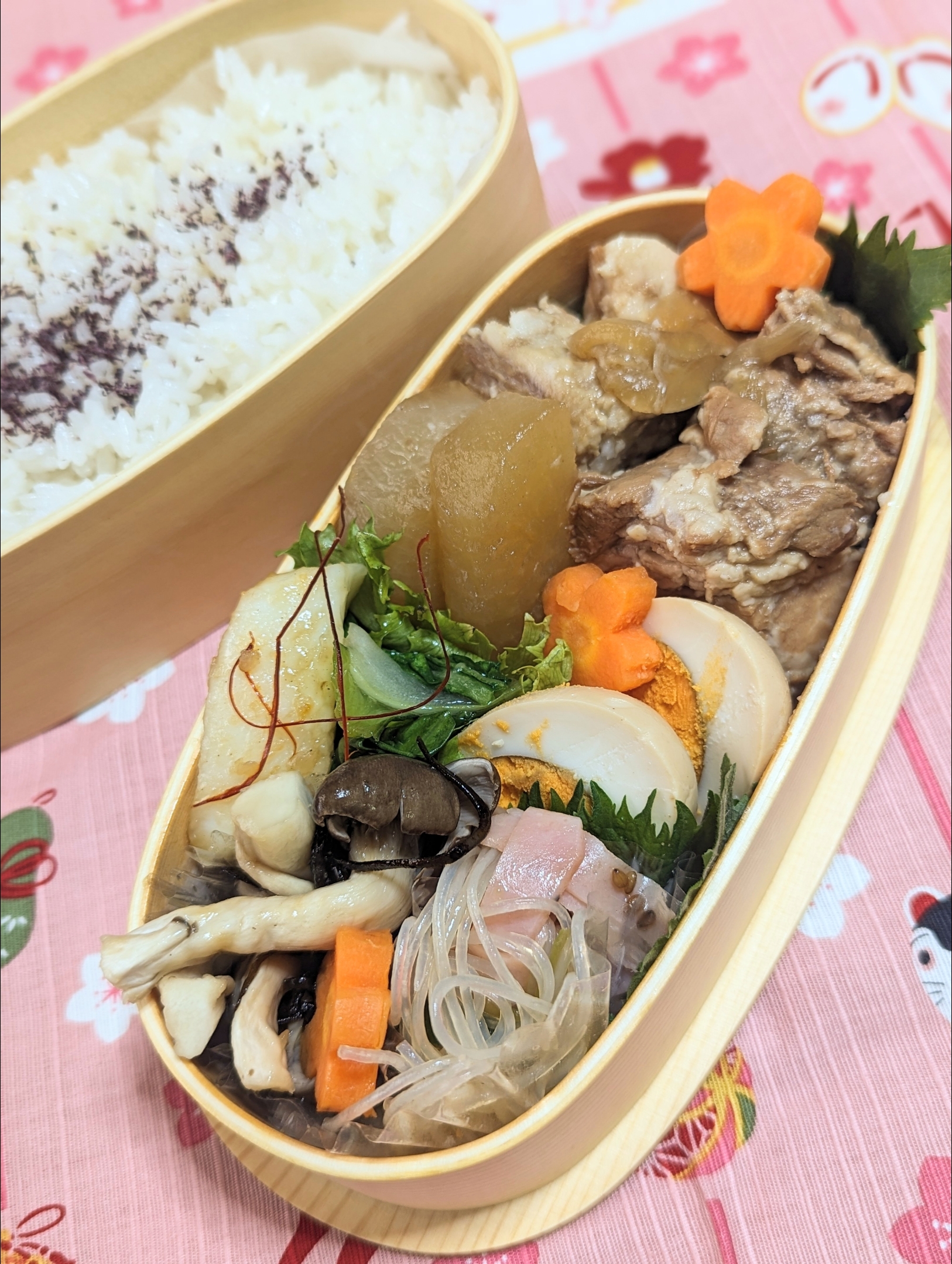 本日のお弁当〜豚ばら肉の角煮とイカと青梗菜のオイスターソース炒め弁当