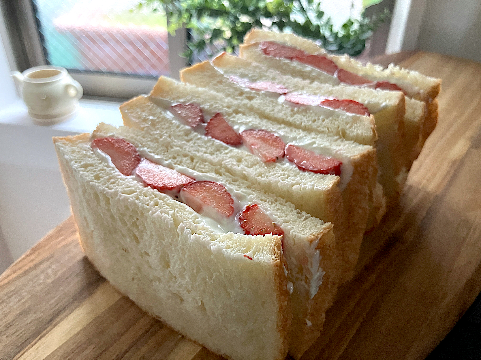 ＊水切りヨーグルトの苺サンド🍓＊