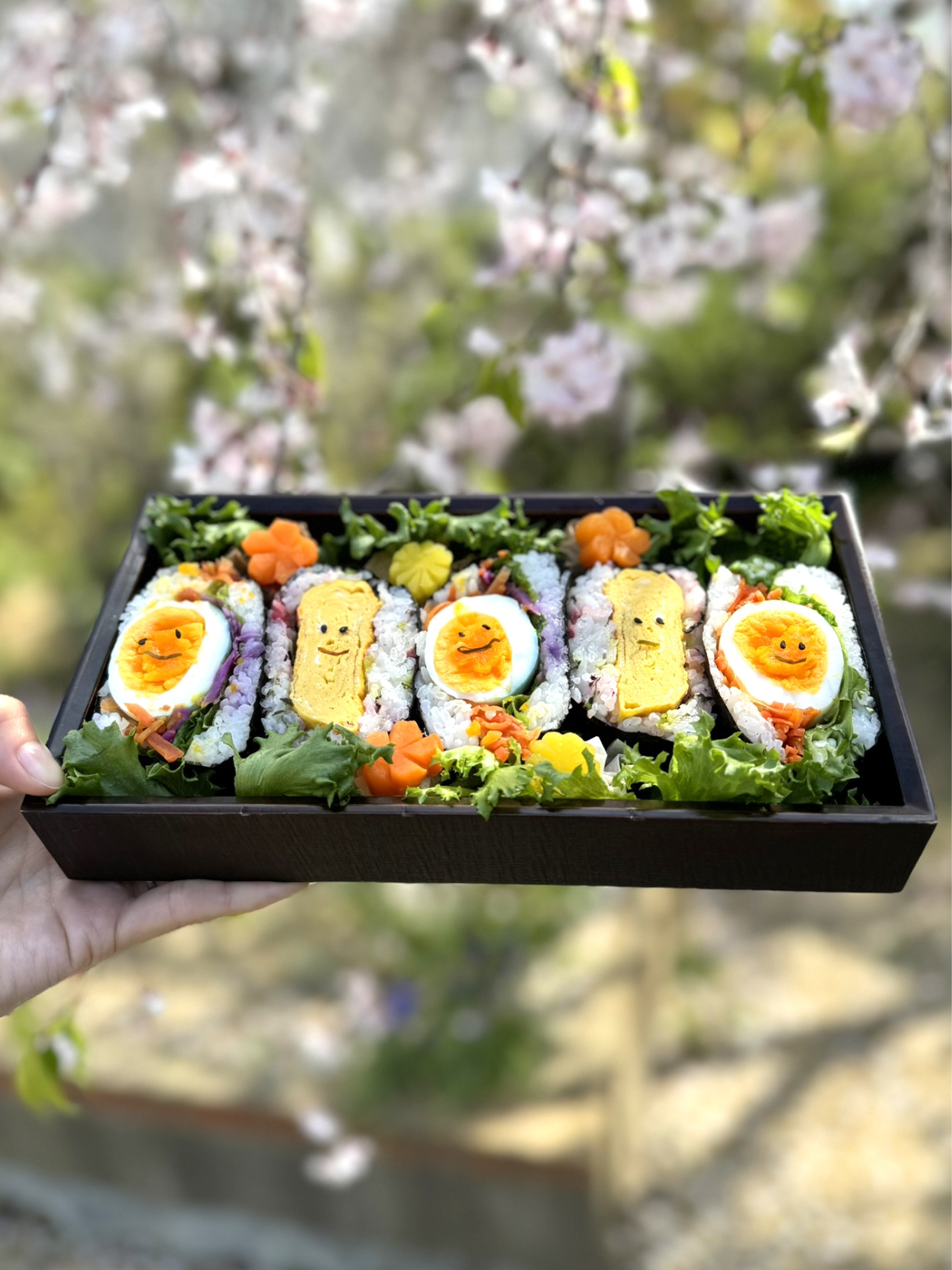 ニコニコ卵のおにぎらず弁当