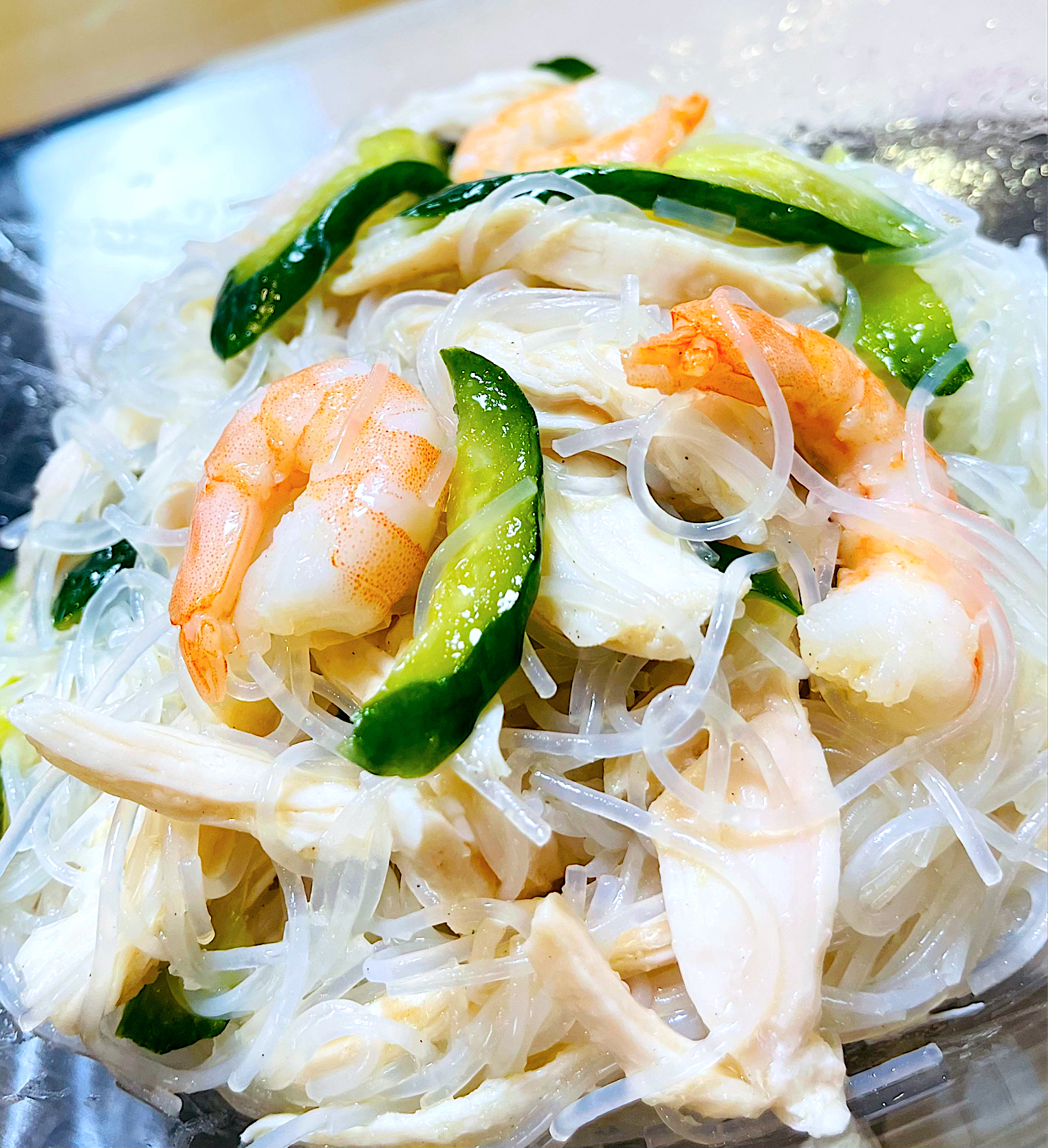 海老と蒸し鶏のタイ風はるさめサラダ