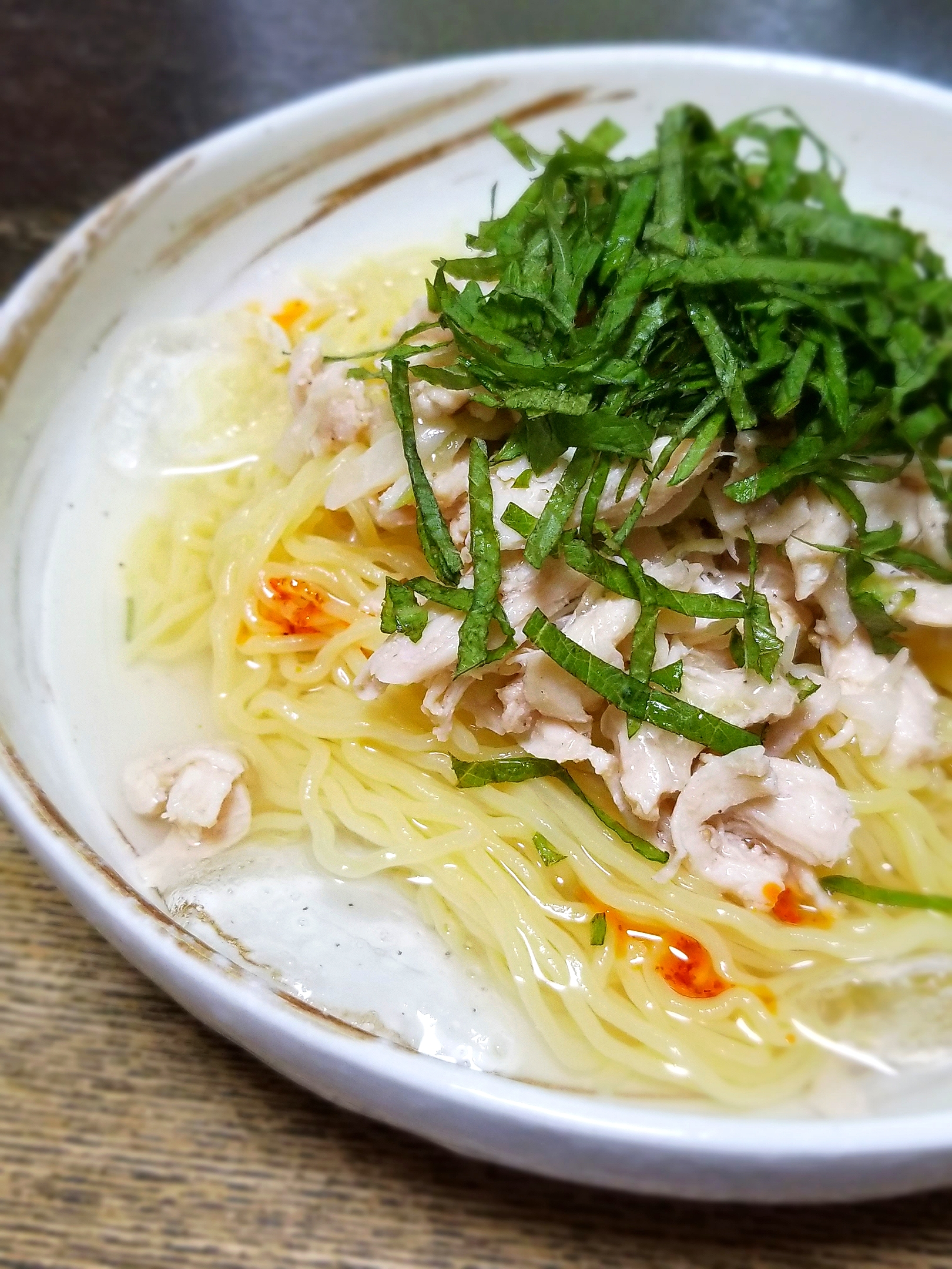 大葉香る鶏塩冷やしラーメン