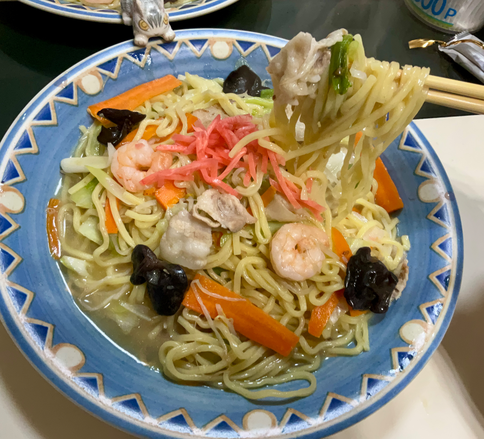 山岸さんの麺を使って塩焼きそば。
つけ麺用で太いからもちもち感が最高。
この麺での焼きそばにハマりそう。。。