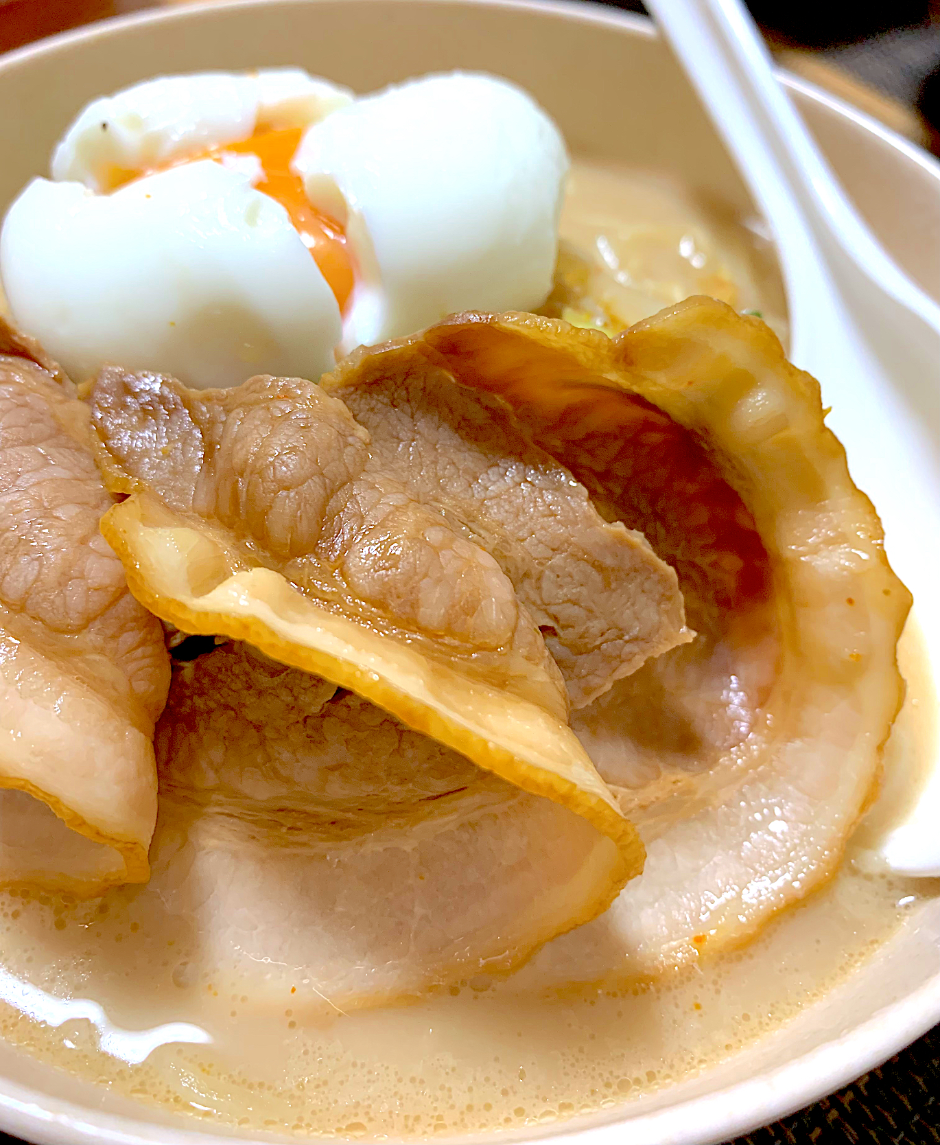 【美味しかったのでご紹介です☺️✨】                     とんこつラーメン🍜                                                      『株式会社めん食』                                                         〜魚介とんこつ生麺〜