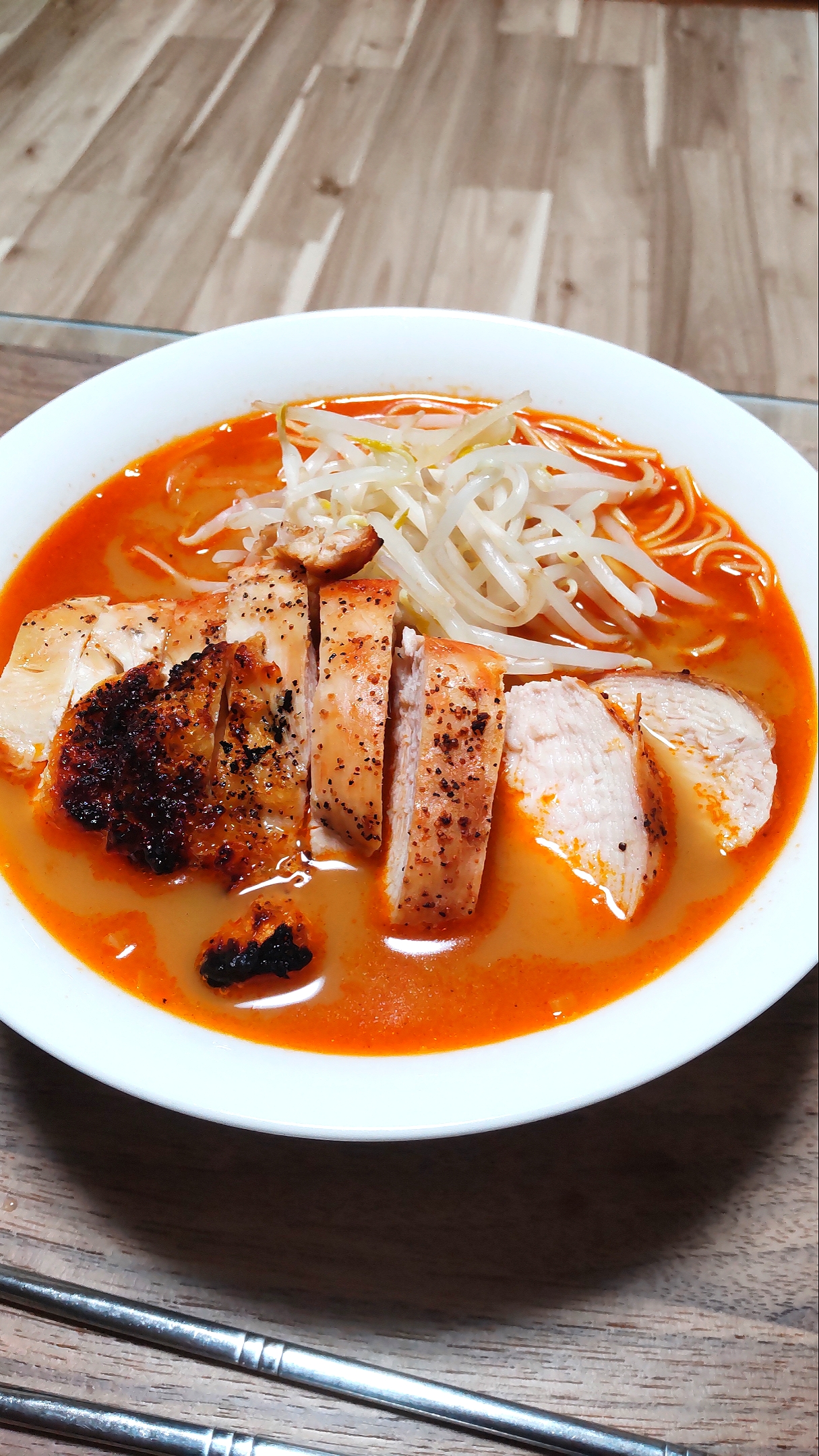 鶏マシマシ赤辛ラーメン（インスタント）