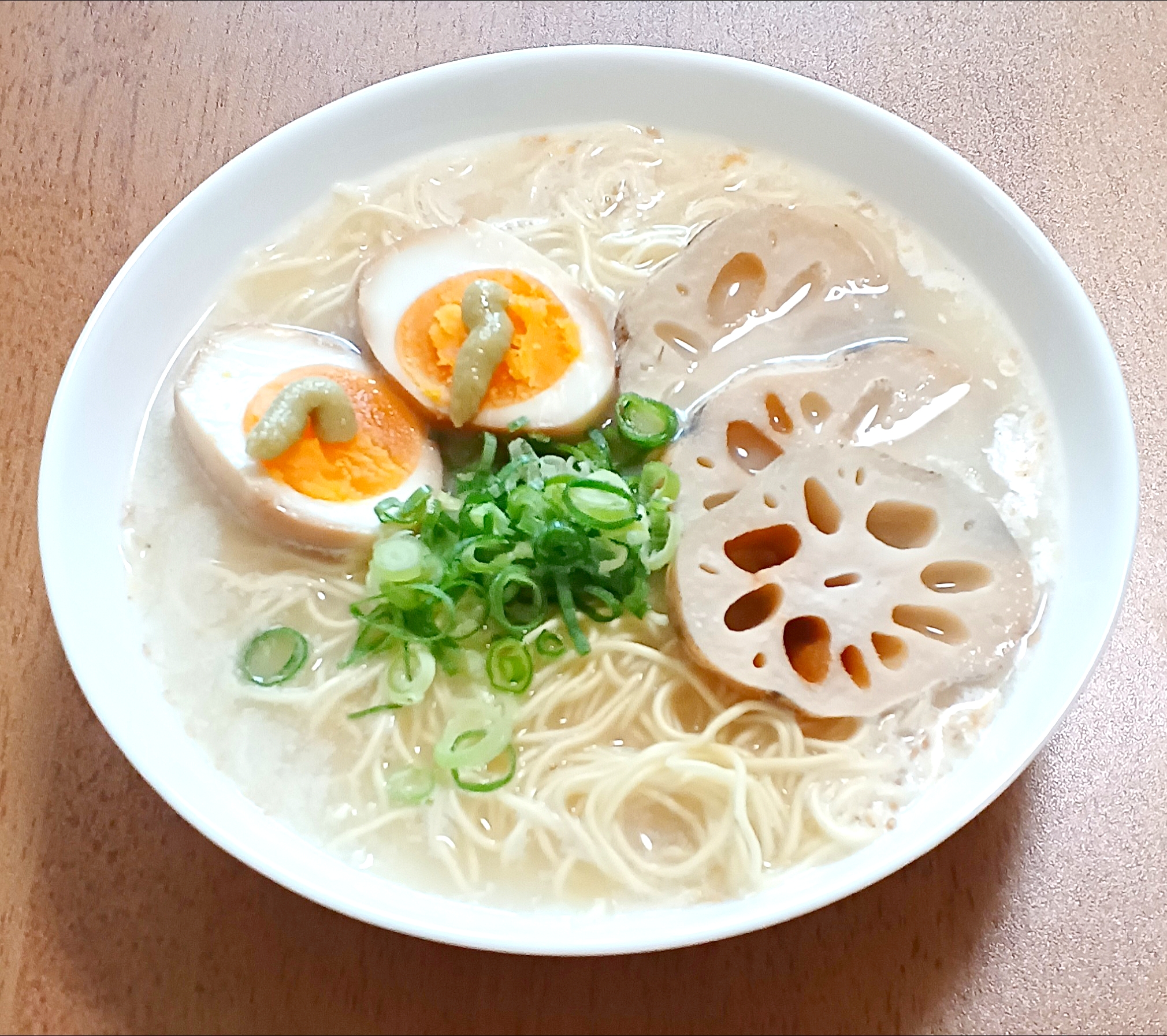 豚骨わさびスープのラーメン