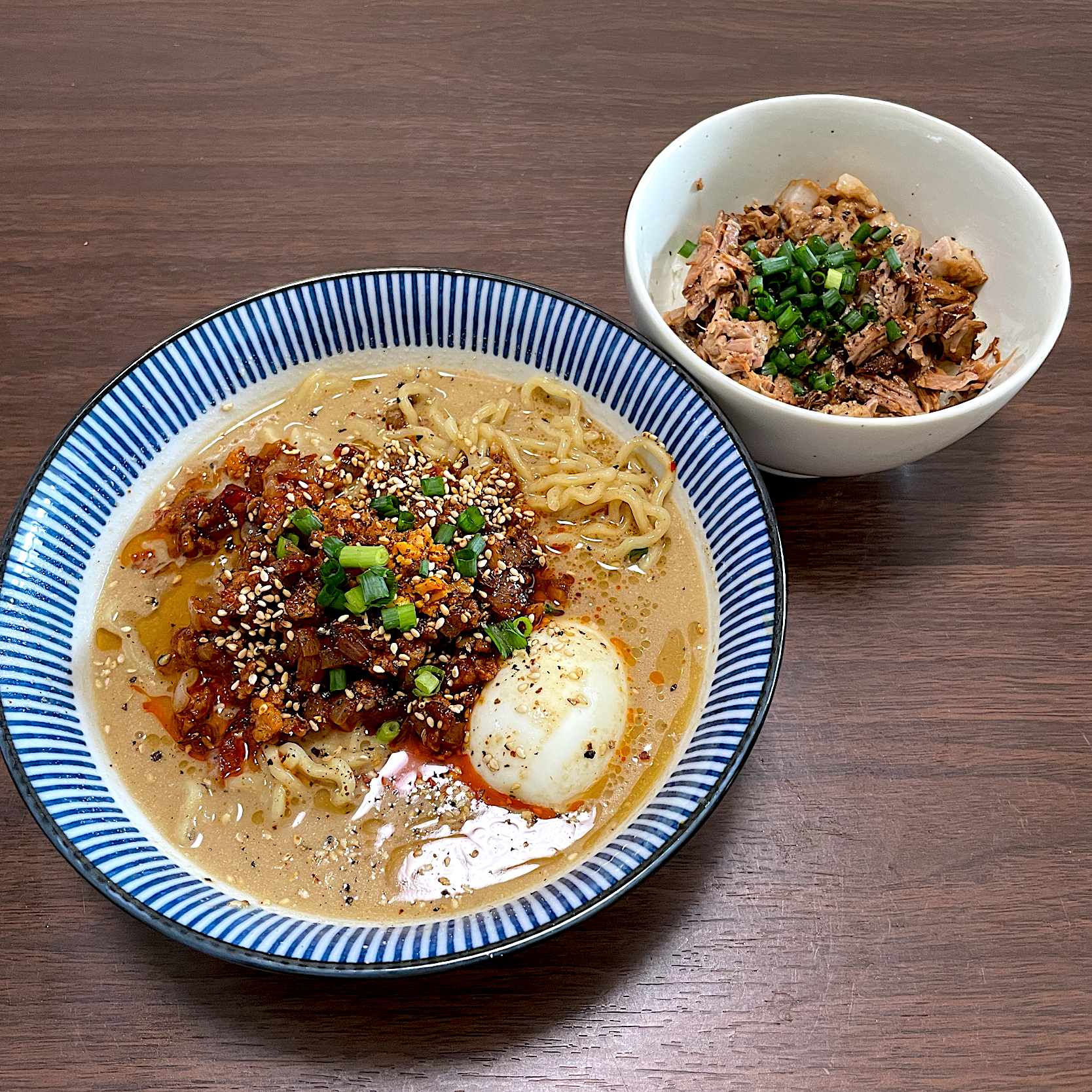 白胡麻担々麺とチャーシュー丼