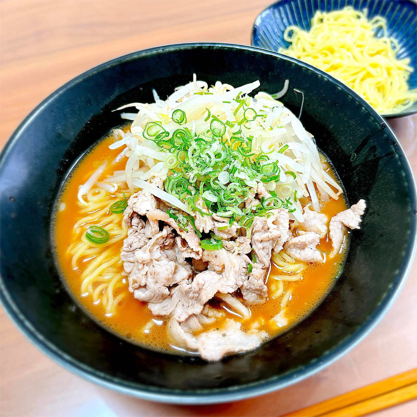 豚骨醤油ラーメン