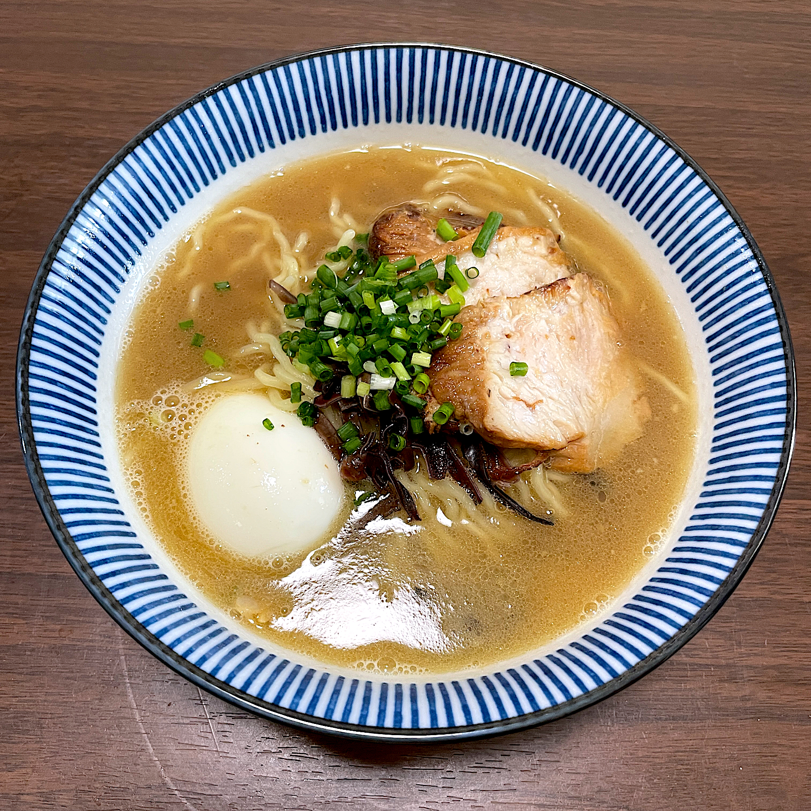 鶏白湯醤油ラーメン