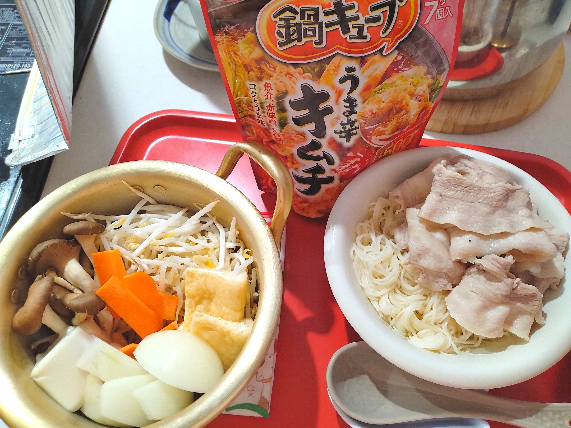 白い極細中華麺で、つけ鍋🍜