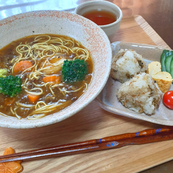 カレーラーメン🍜おにぎり🍙