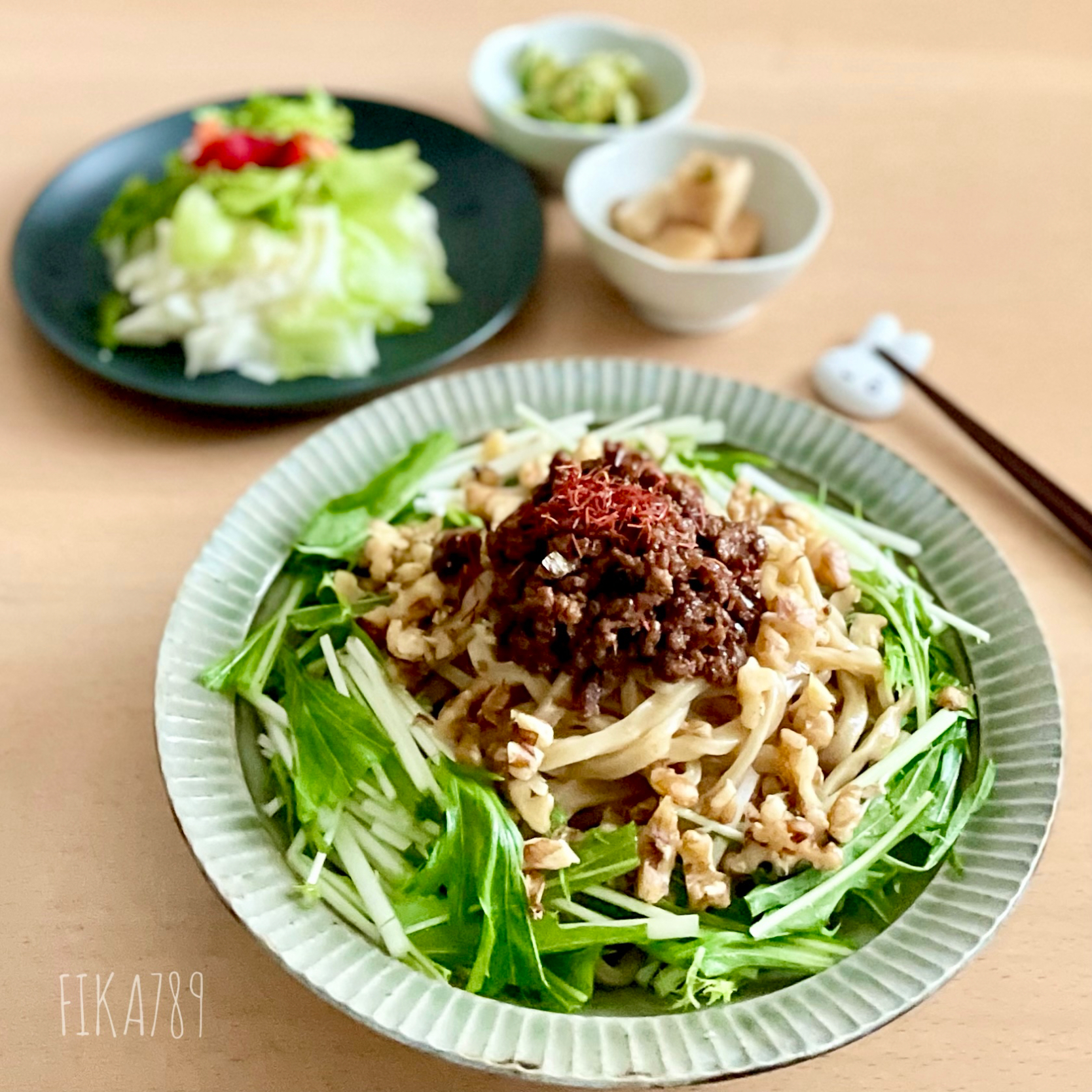 盛りすぎた 汁なし坦々麺