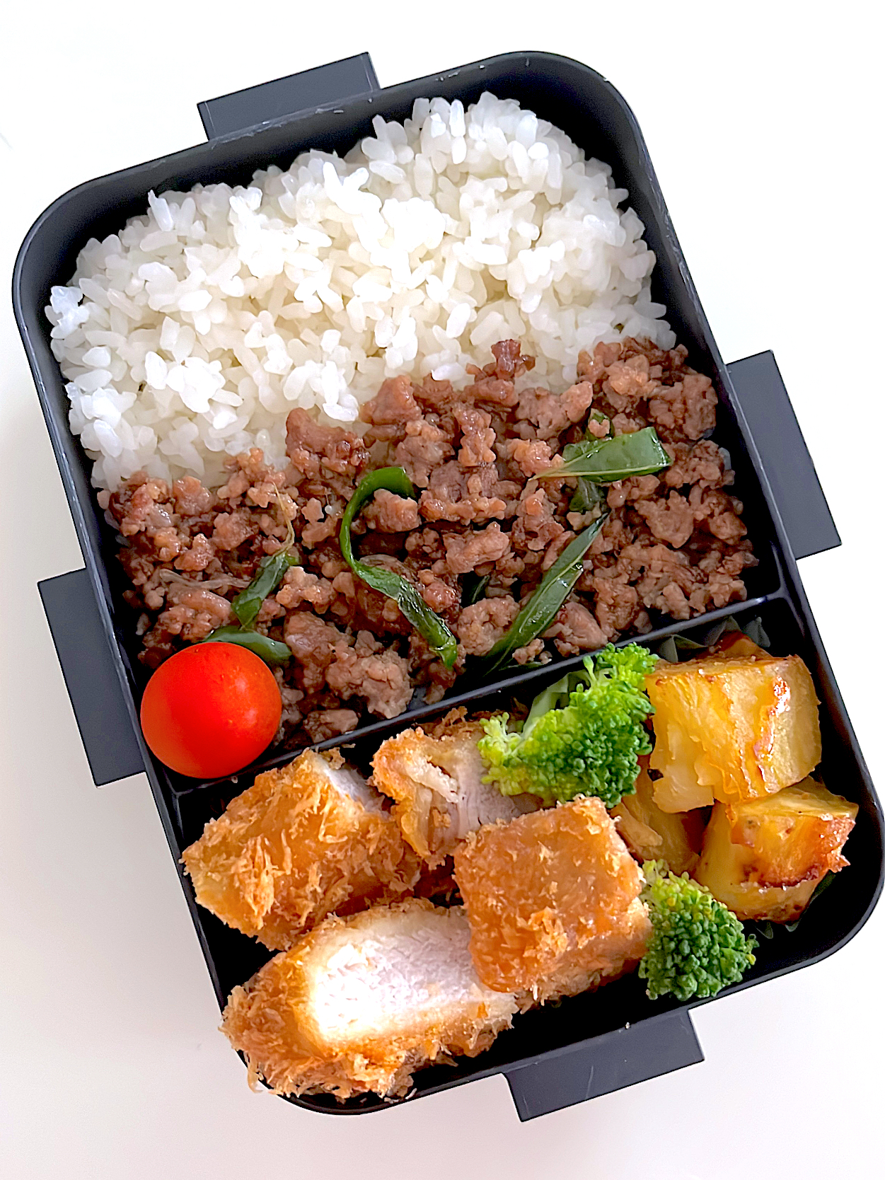 青椒肉絲風そぼろ弁当！