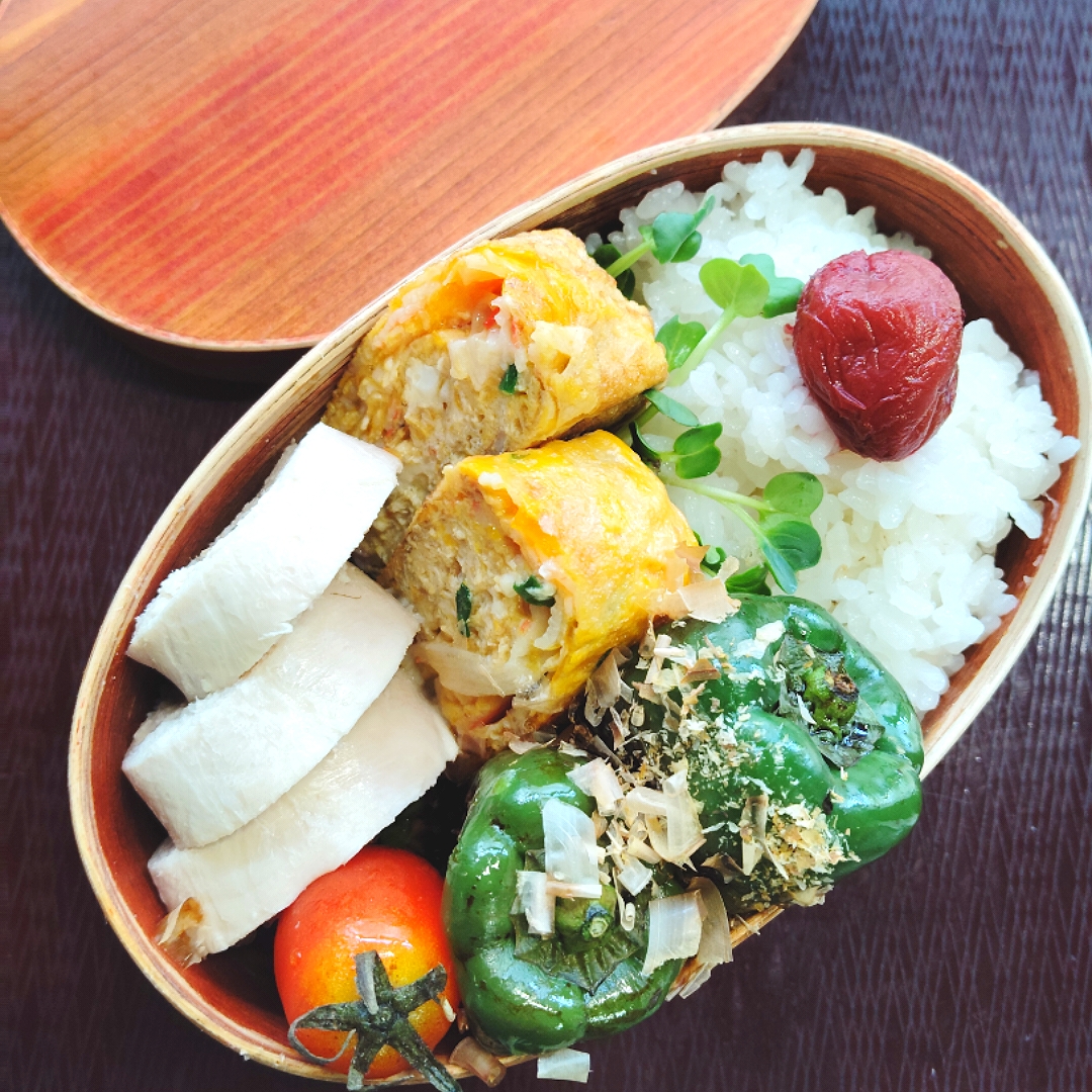 鶏ハムとまるごとピーマンのお弁当♥