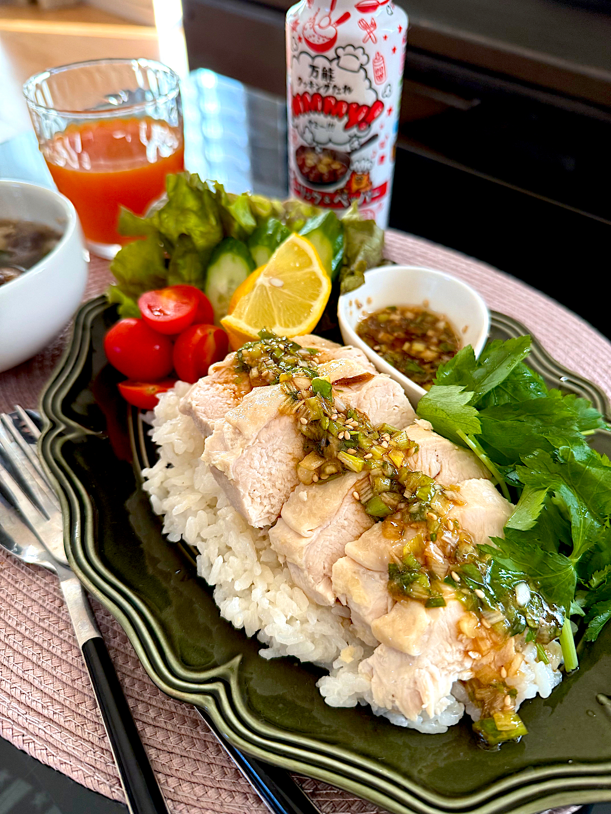 ゆかりさんの料理 炊飯器で簡単！鶏肉ふわほろカオマンガイ😋