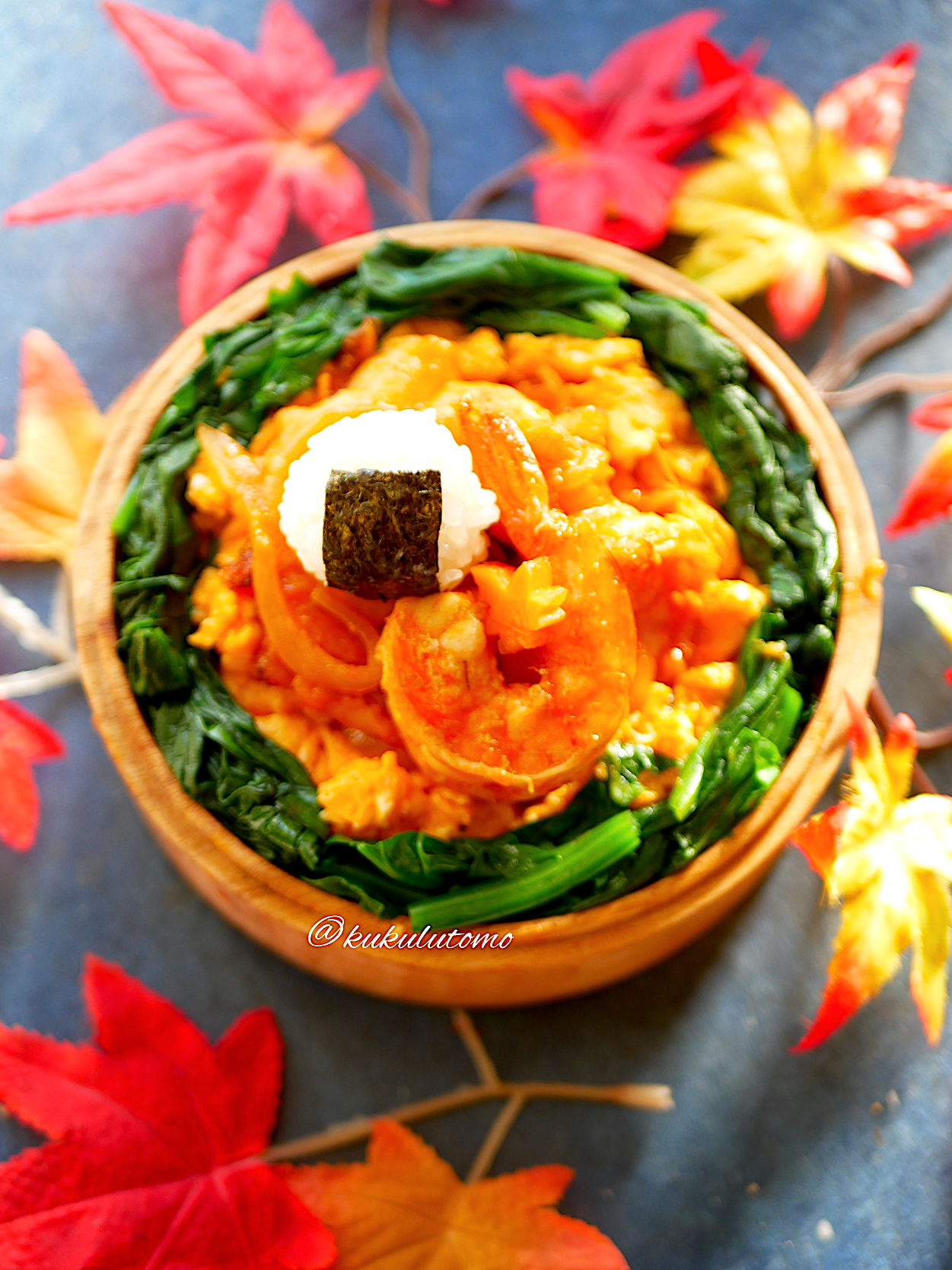 紅葉狩り〜海老チリ丼弁当〜こにぎり付🍁