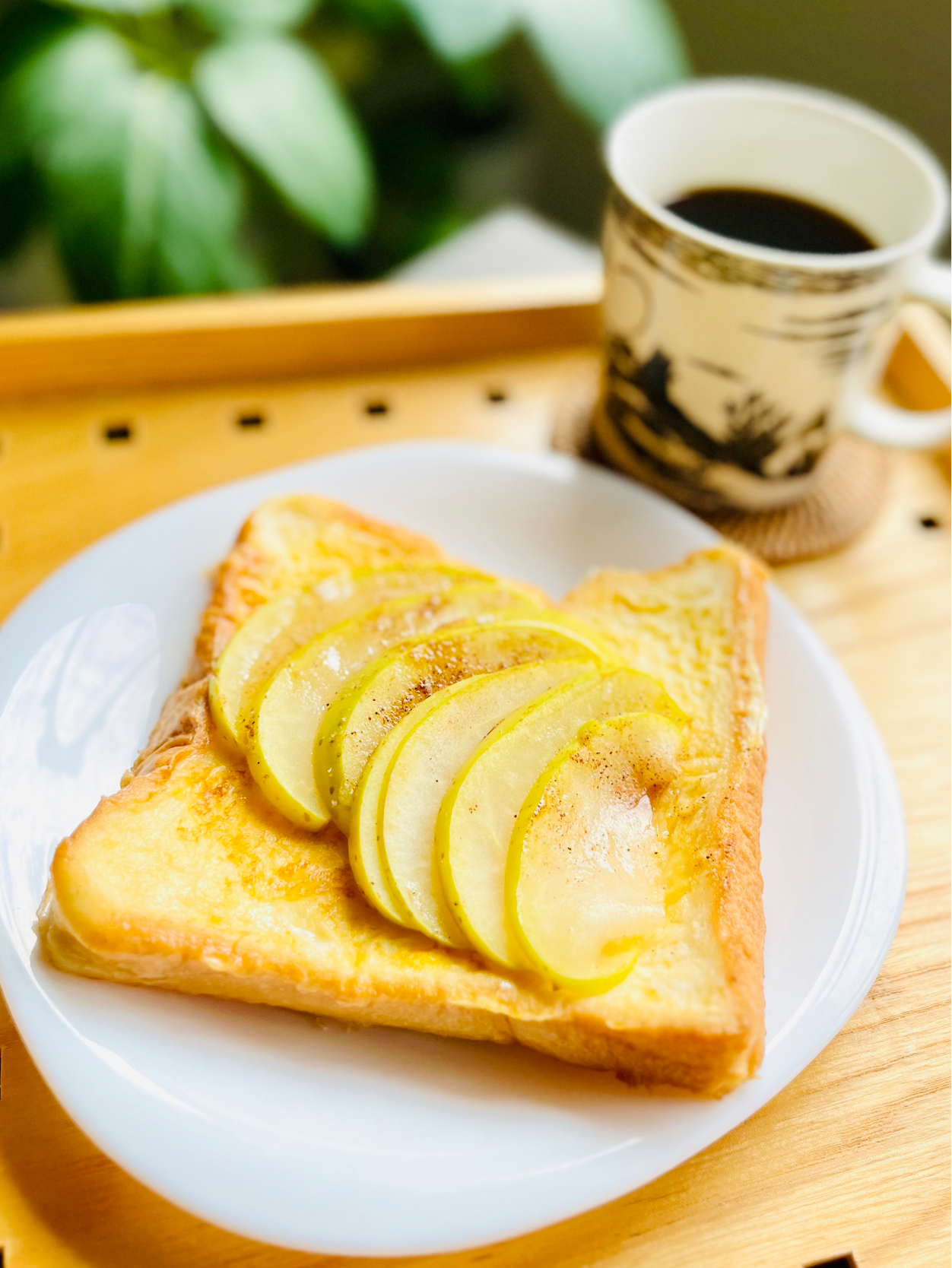 りんごとシナモンのフレンチトースト
Pain perdu pommes-cannelle