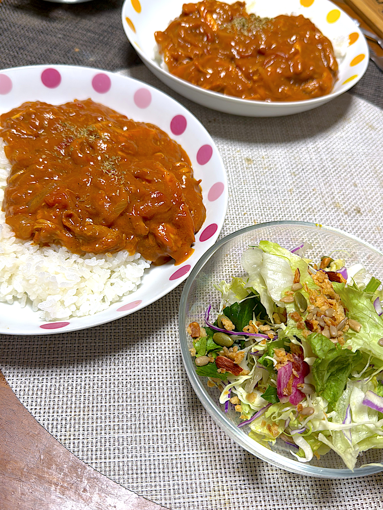 バターチキンカレー、サラダ