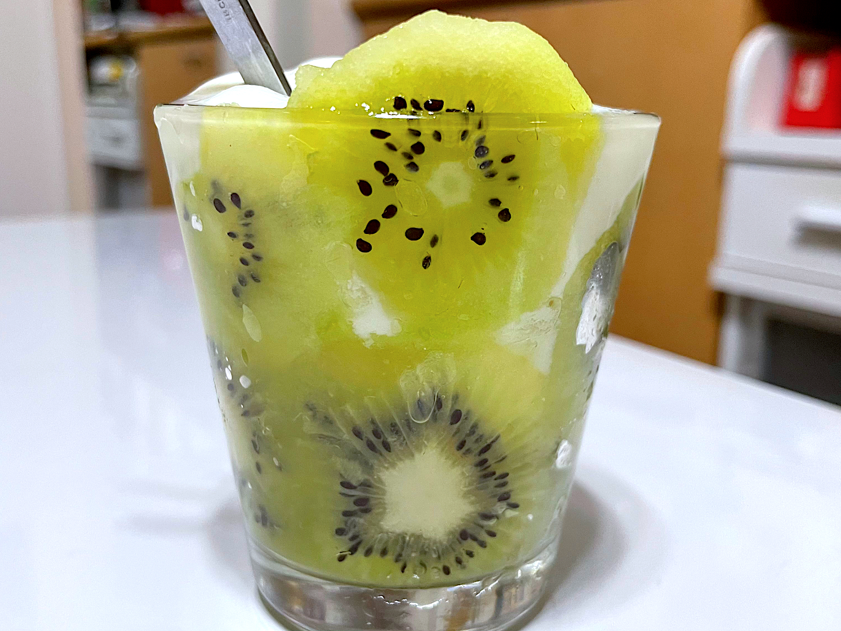 キーウィヨーグルトパフェ🥝