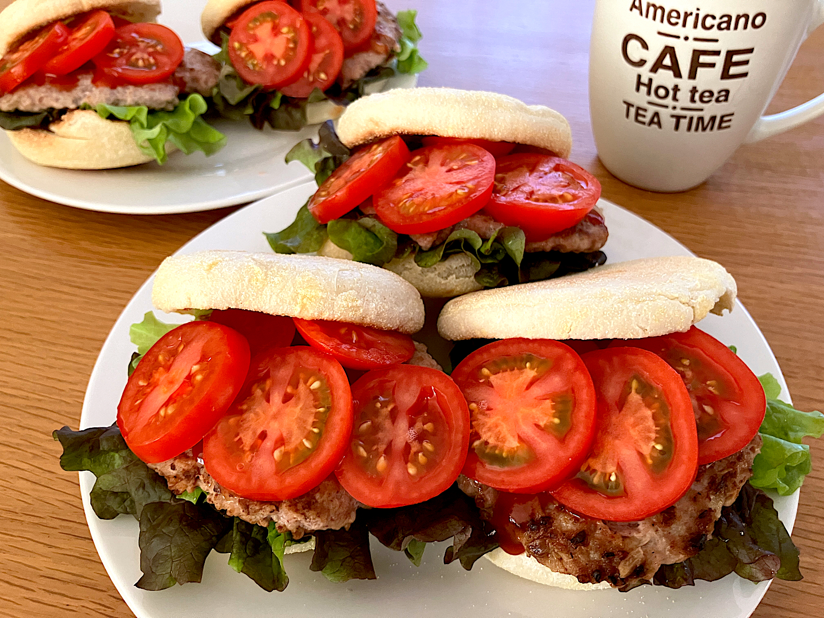 ＊産直トマトで🍅イングリッシュマフィンのトマトハンバーガー🍔＊