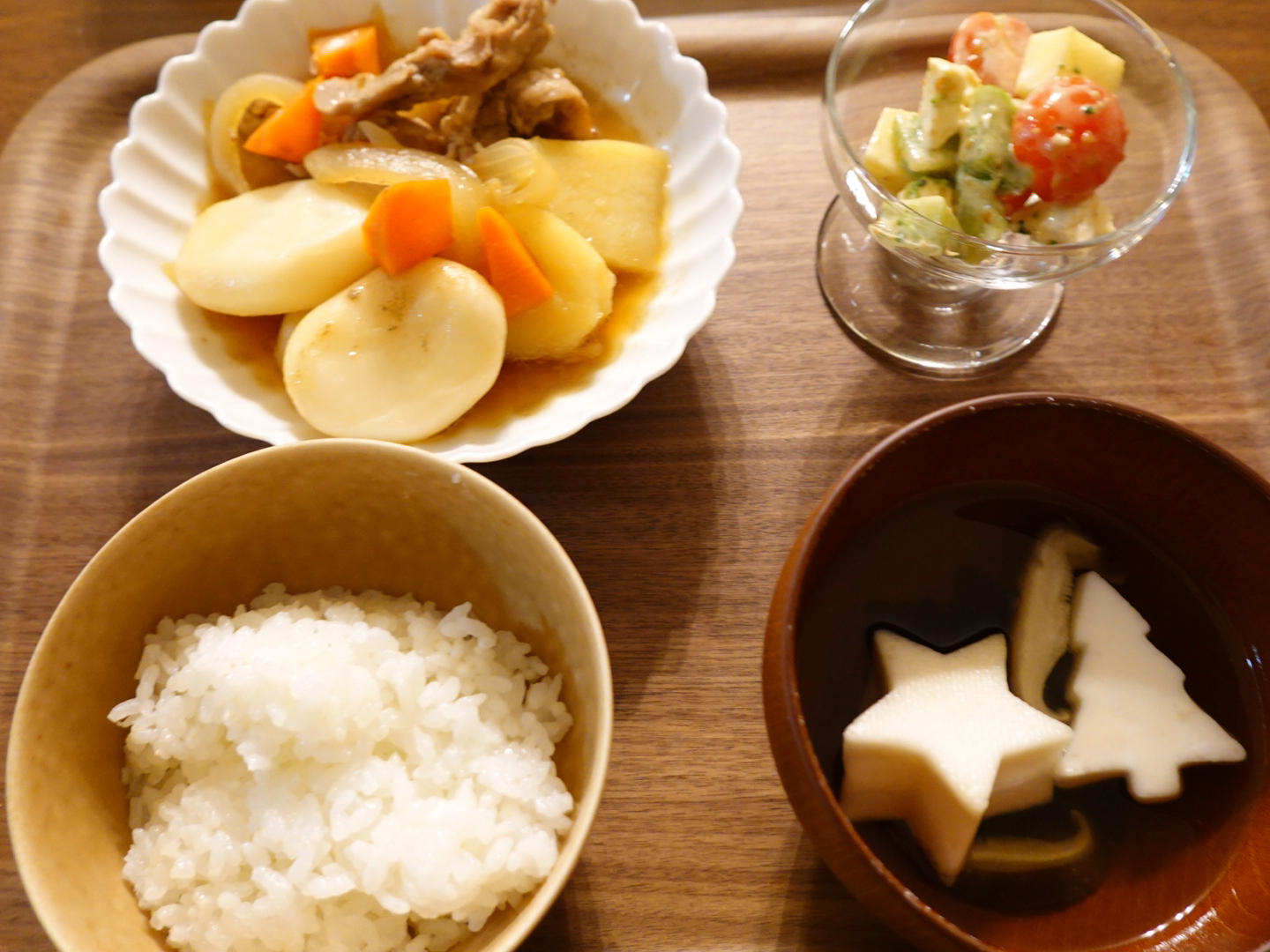 クリスマスが待ちきれない🎄肉じゃがメインのお夕飯🌛