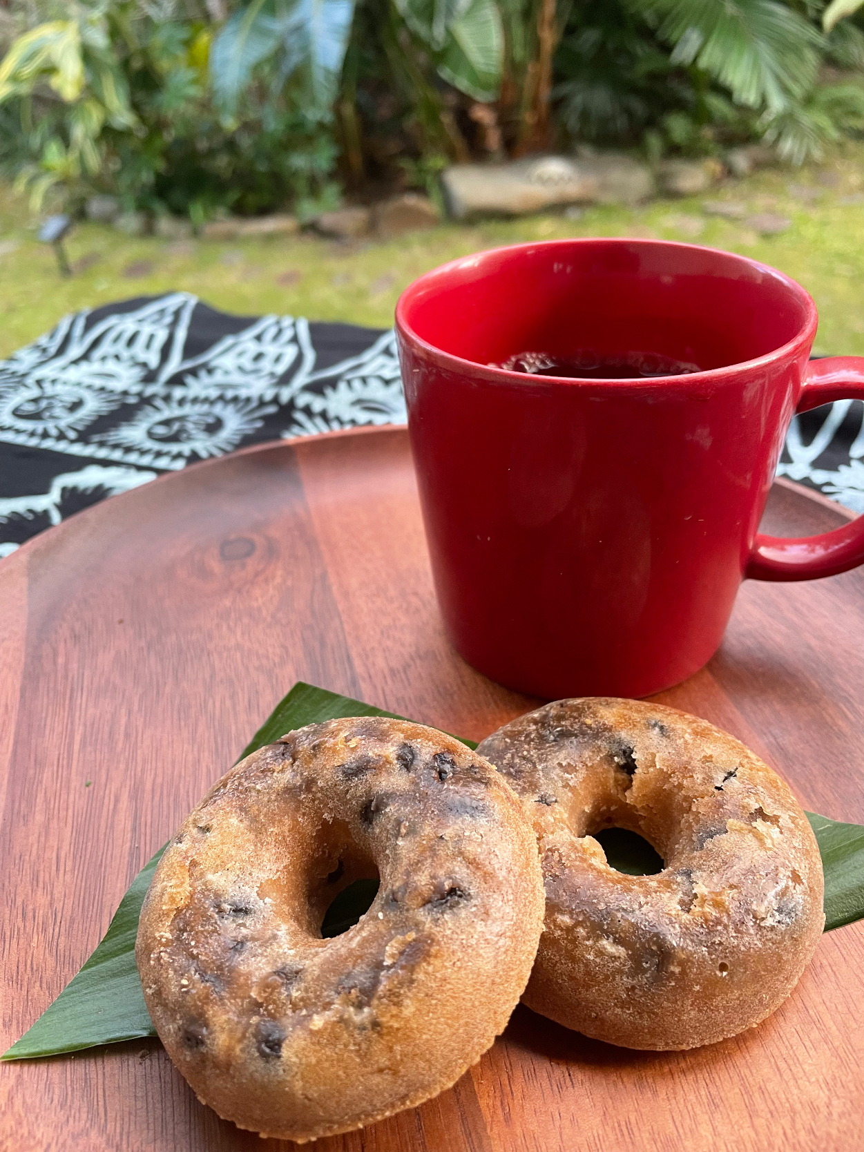 黒豆入りほうじ茶米粉焼きドーナツ