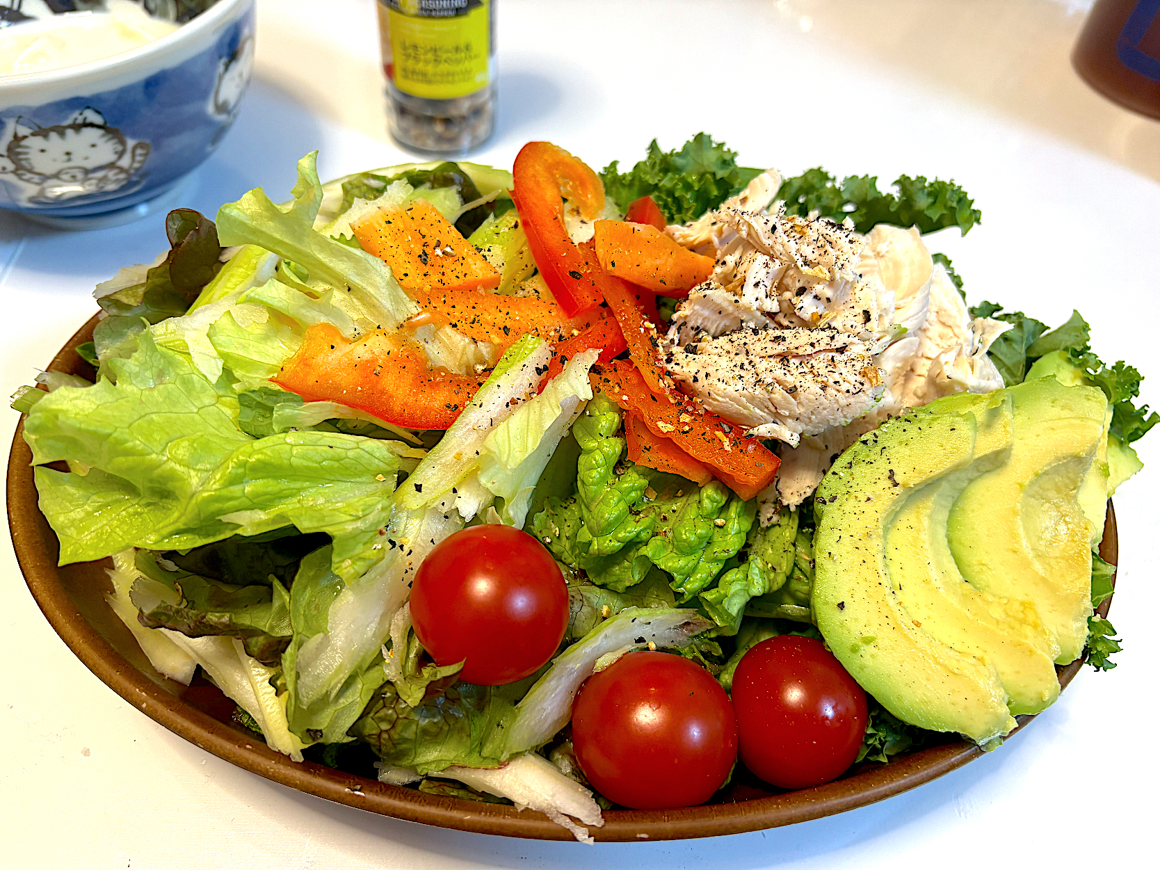 蒸し鶏とアボカドの彩りサラダ🥗