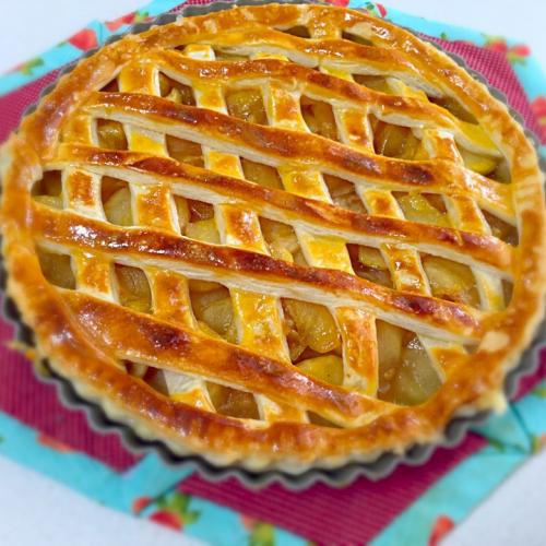 どっちがおいしく食べれるの？アップルパイVSタルトタタン